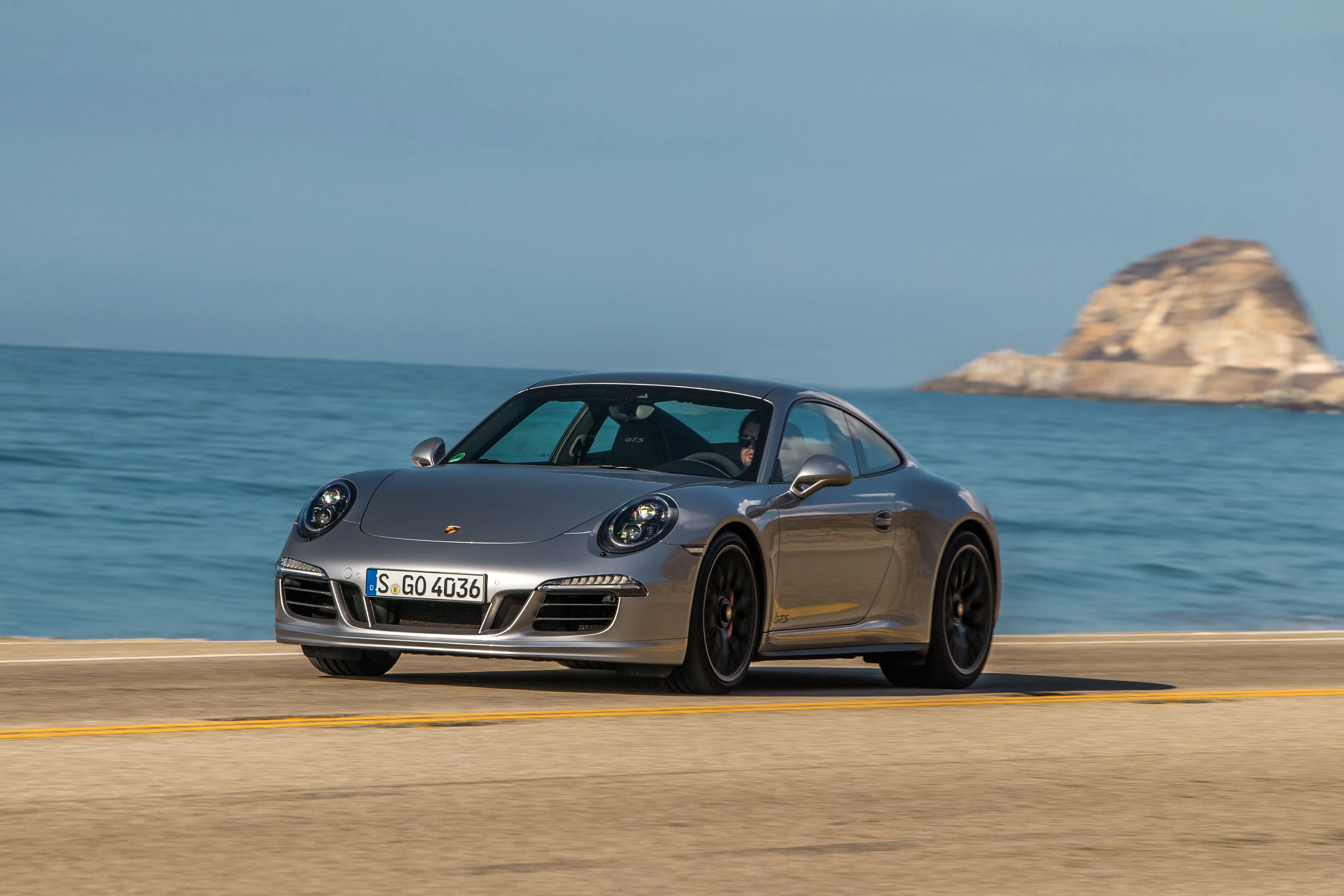 PORSCHE-911-Carrera-GTS-5309_16.jpg