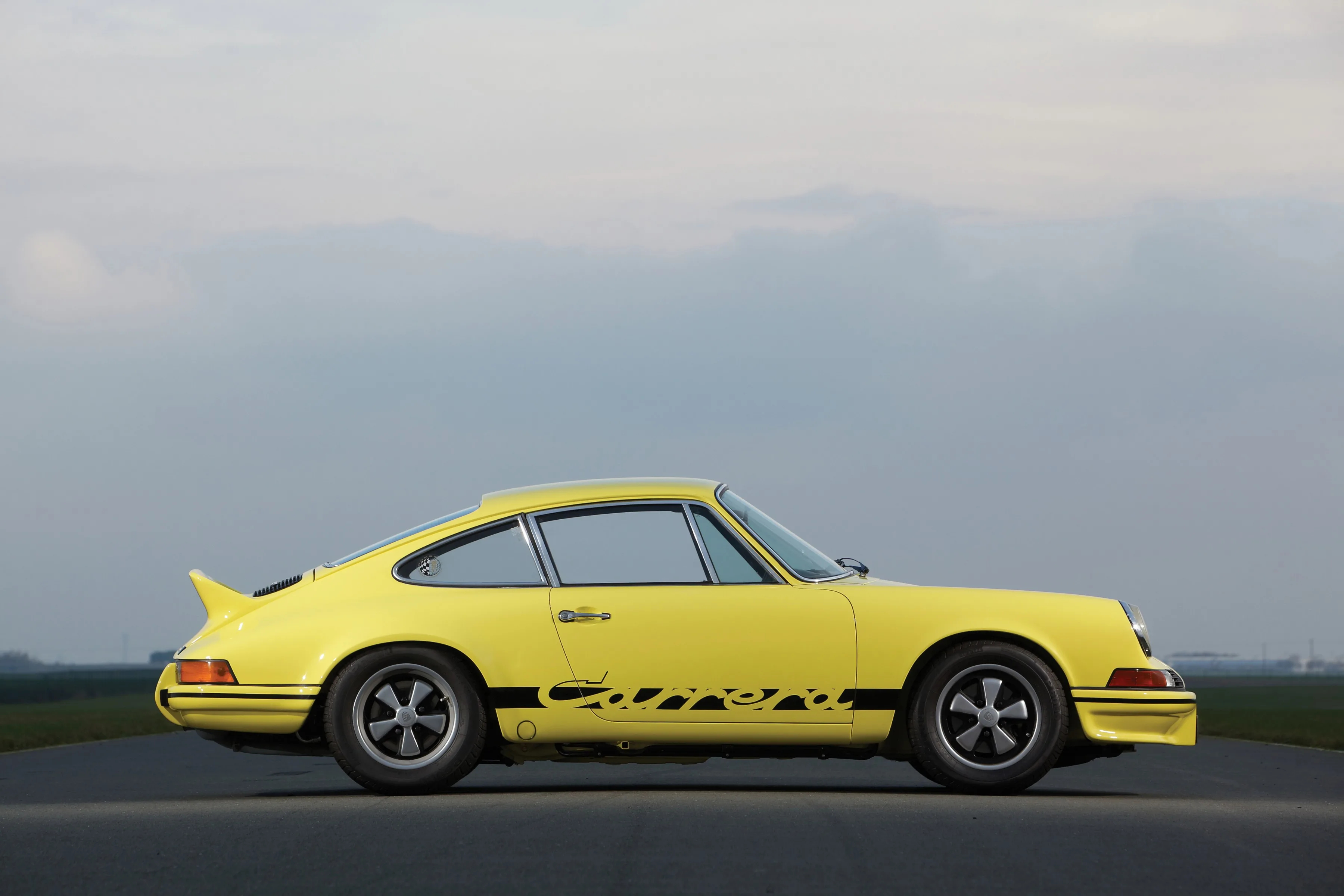 PORSCHE-911-Carrera-RS-901-3010_58-1.jpeg