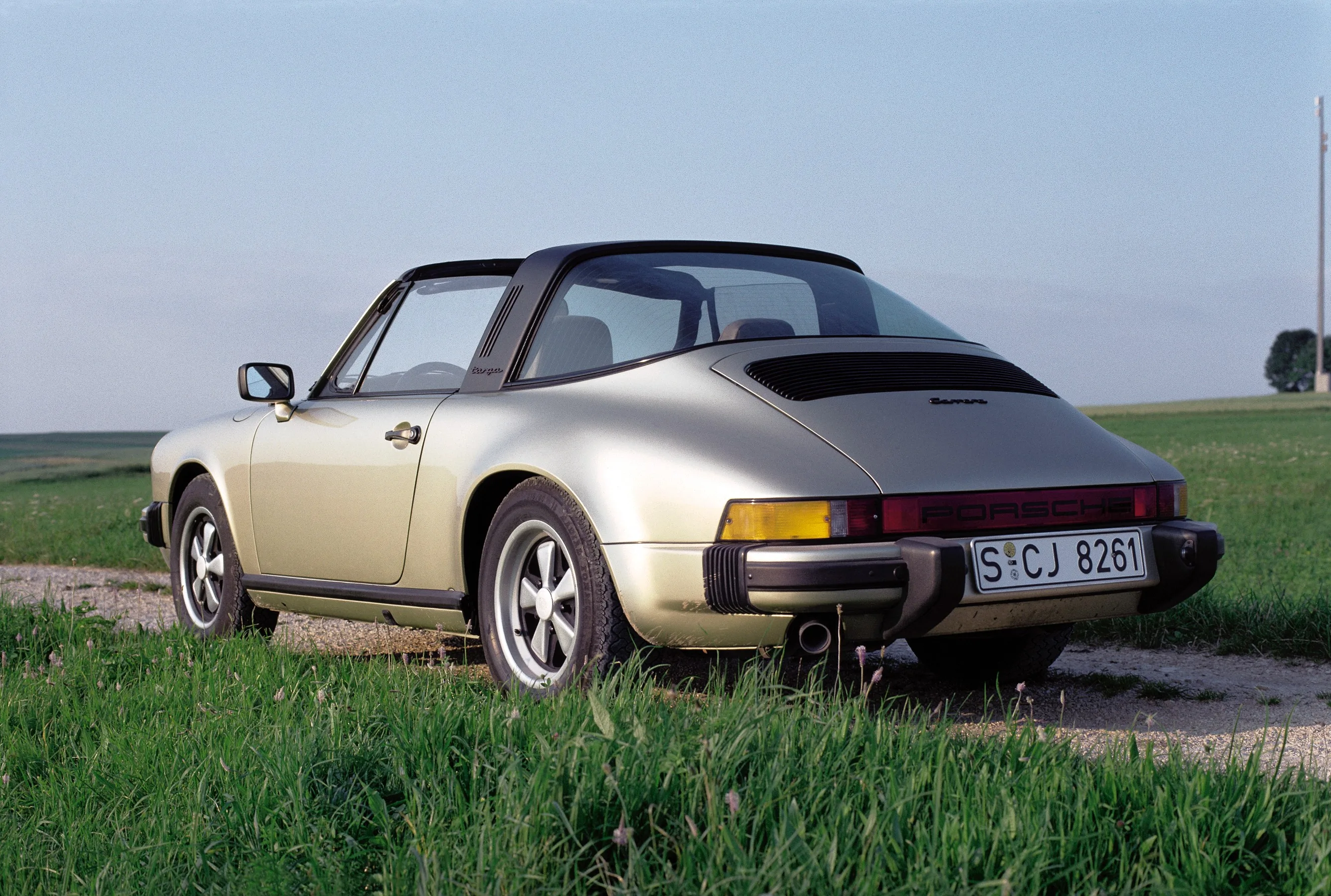 PORSCHE-911-Targa-930-2992_17.jpeg