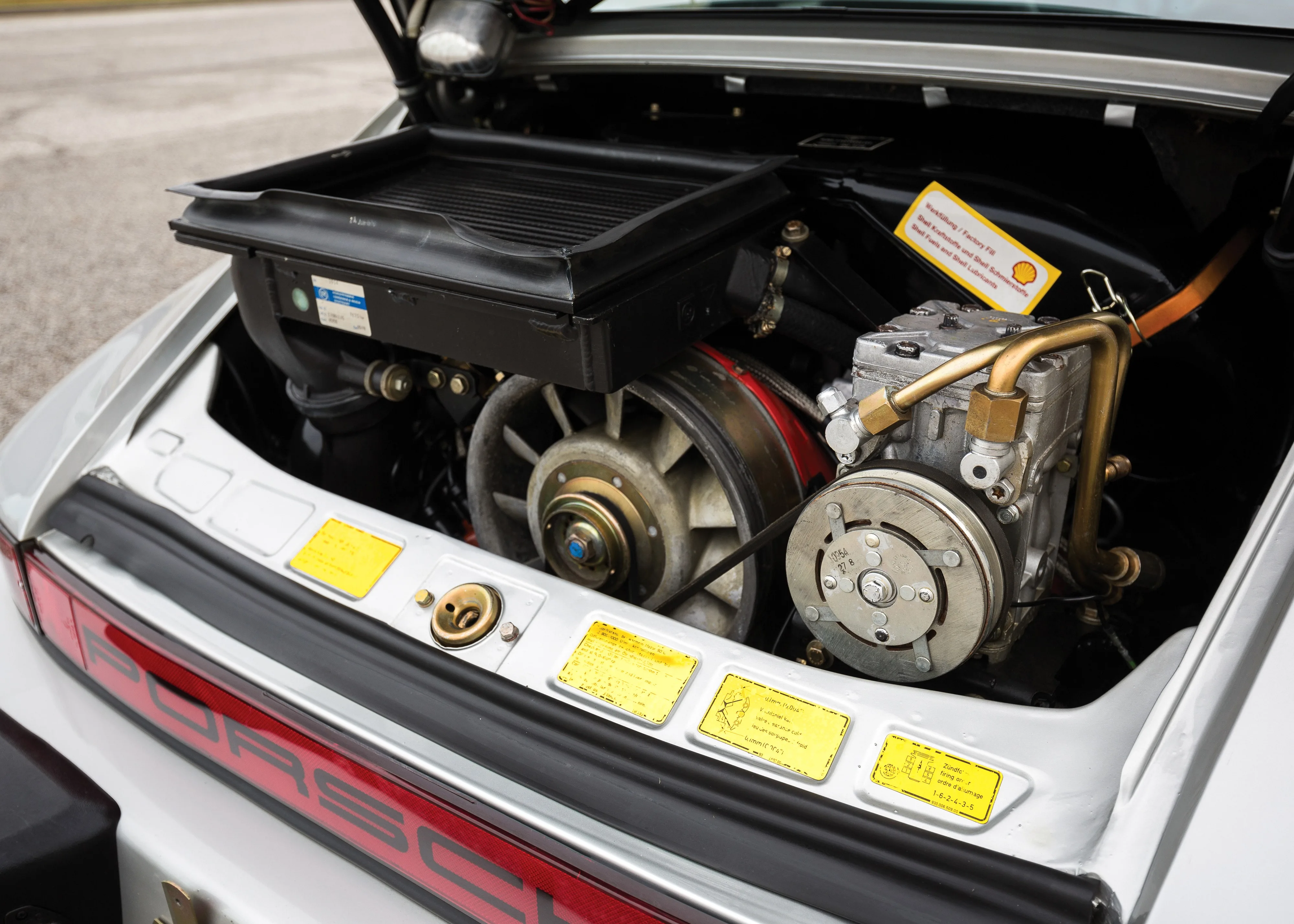 PORSCHE-911-Turbo-930-2987_26.jpeg
