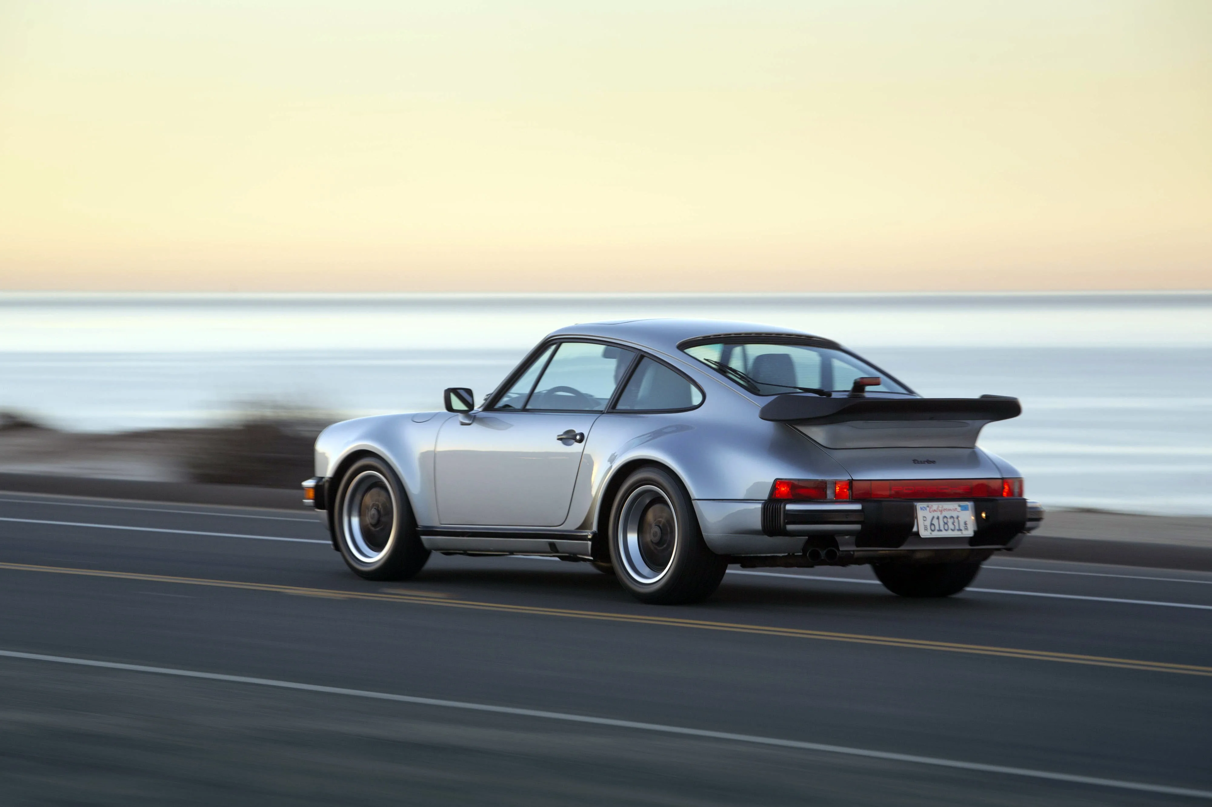 PORSCHE-911-Turbo-930-2987_43.jpeg