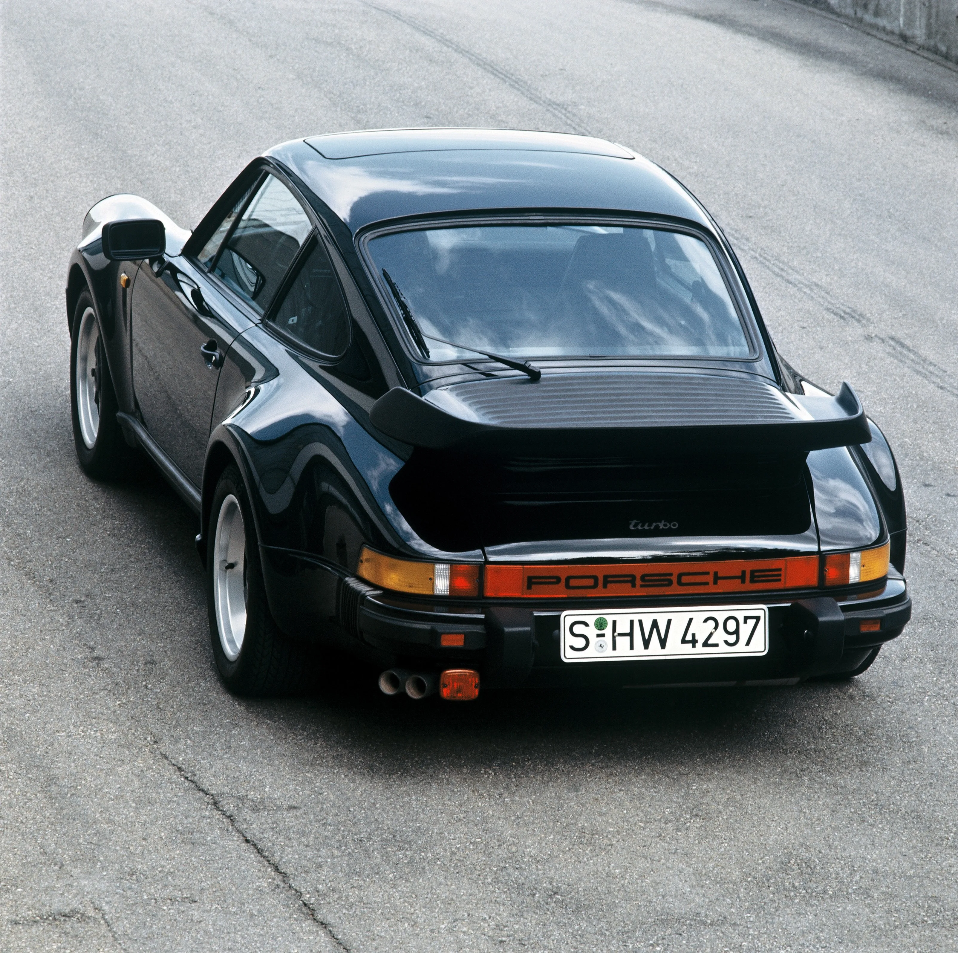 PORSCHE-911-Turbo-930-2987_74.jpeg