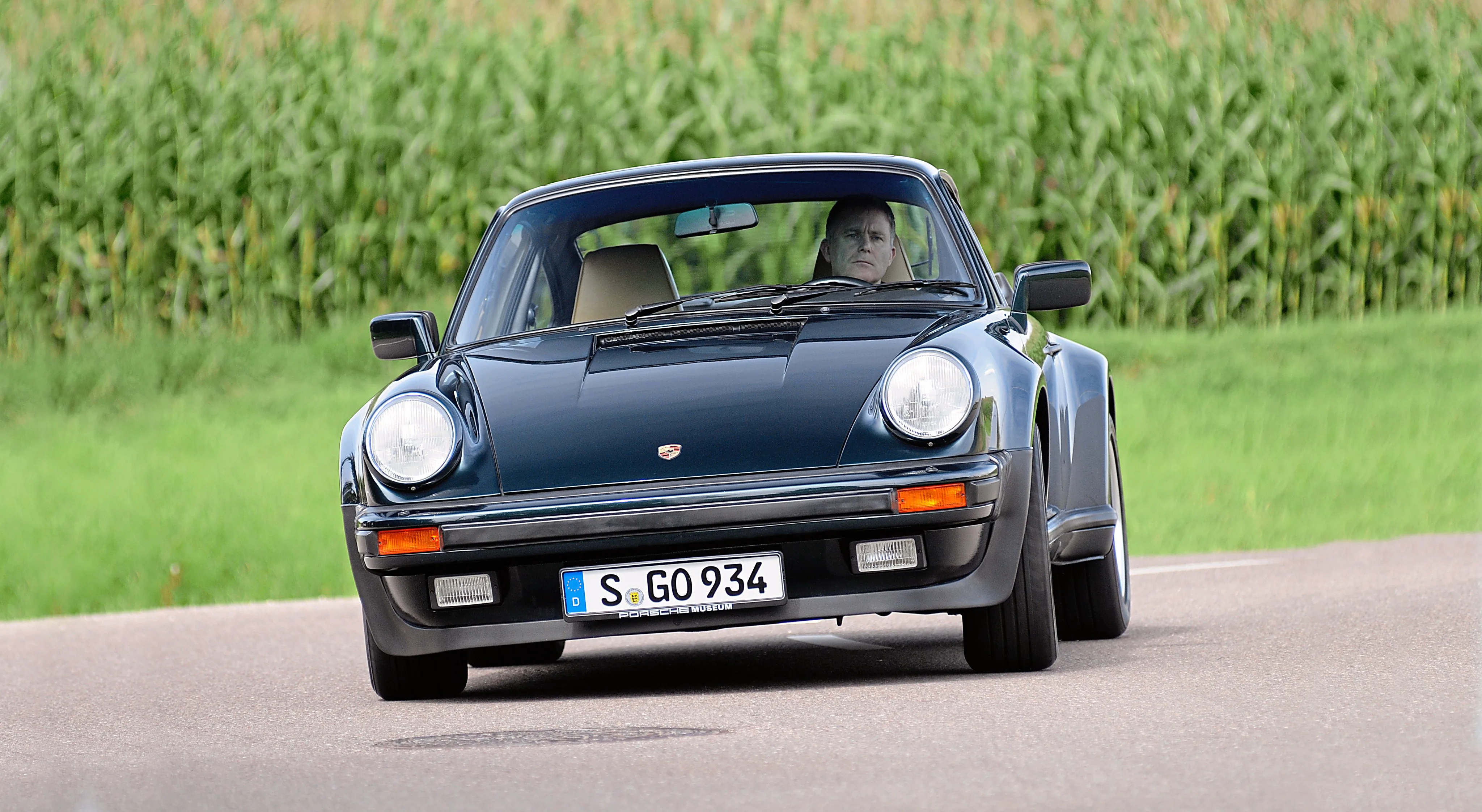 PORSCHE-911-Turbo-930-2987_79.jpeg