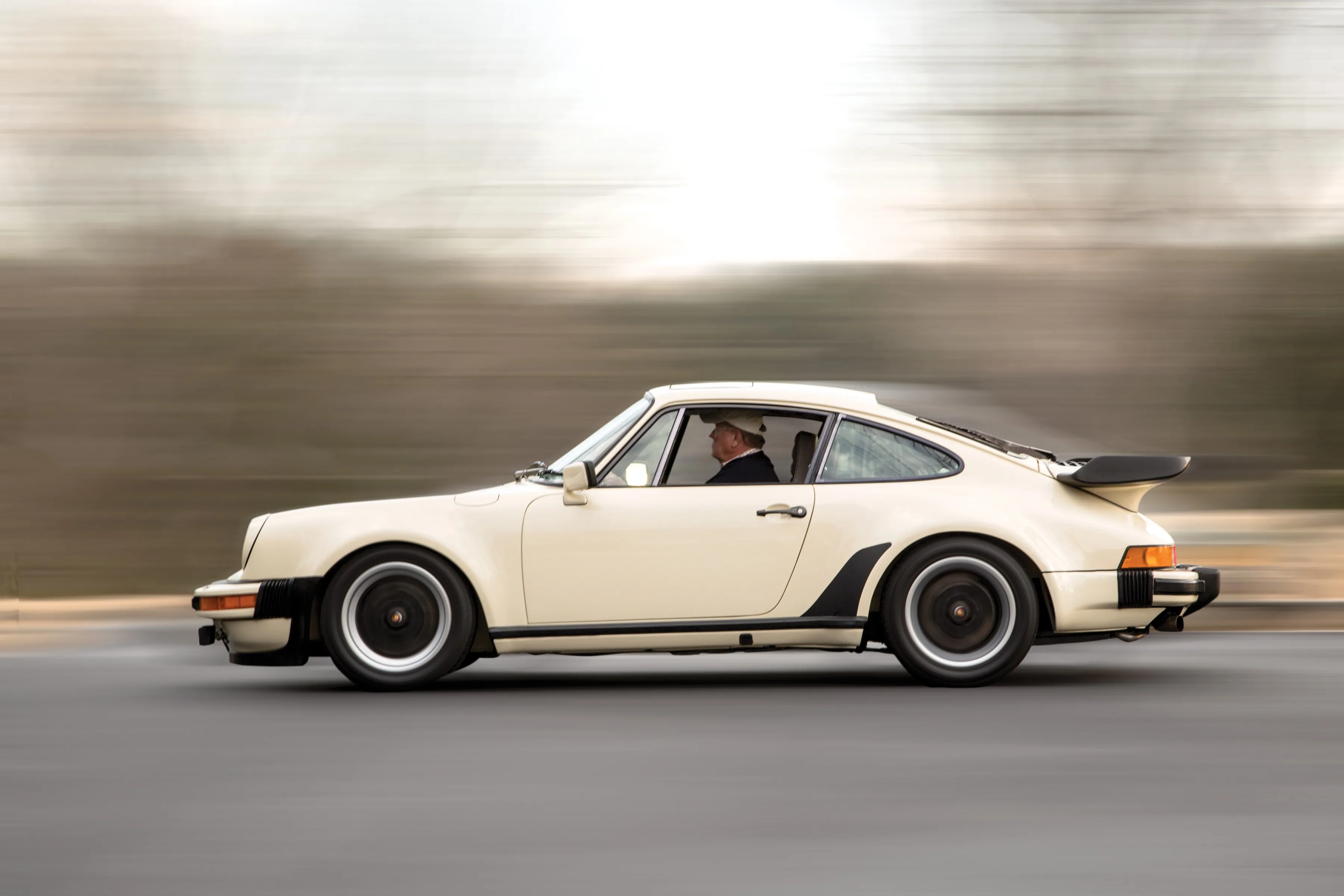 PORSCHE-911-Turbo-930-2987_80.jpeg