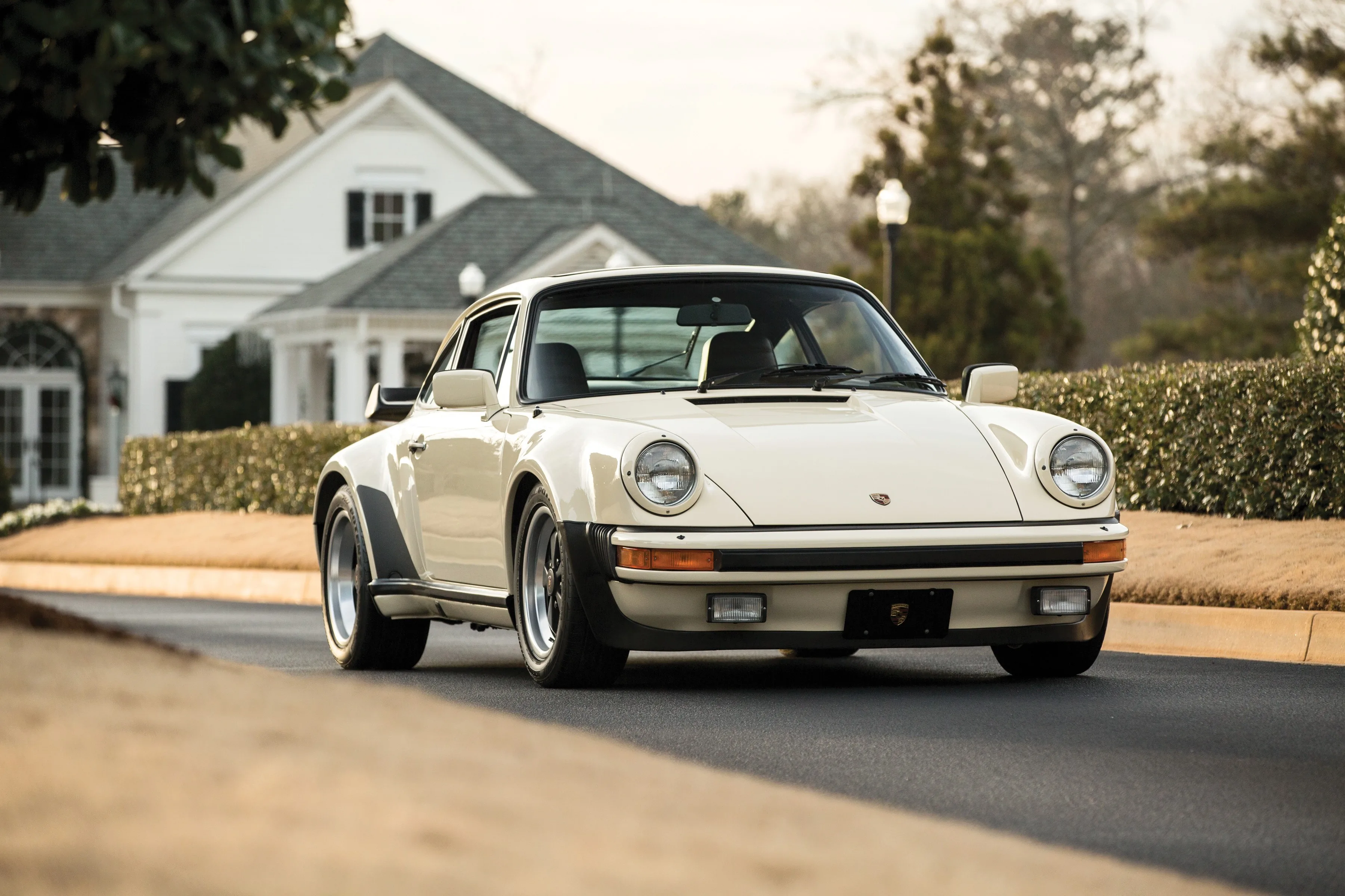 PORSCHE-911-Turbo-930-2987_86.jpeg