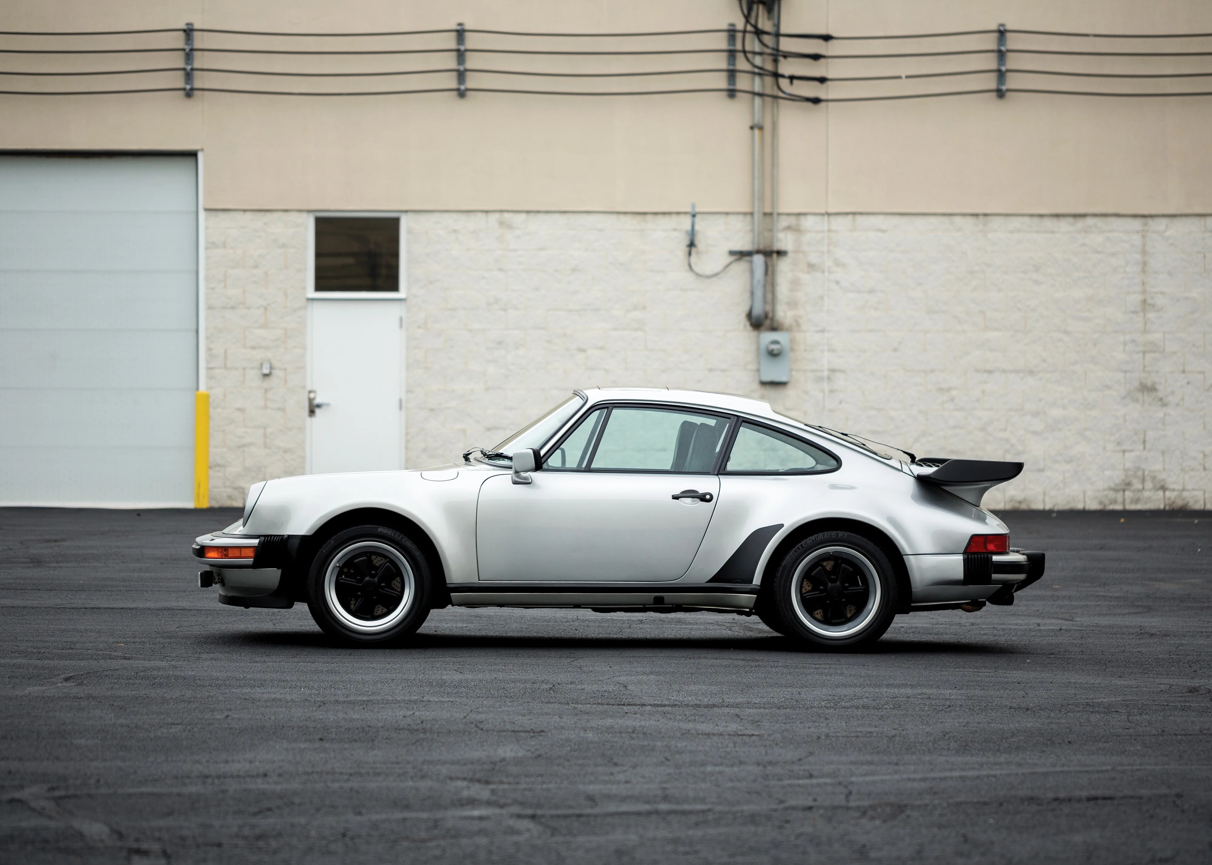PORSCHE-911-Turbo-930-2987_90.jpeg