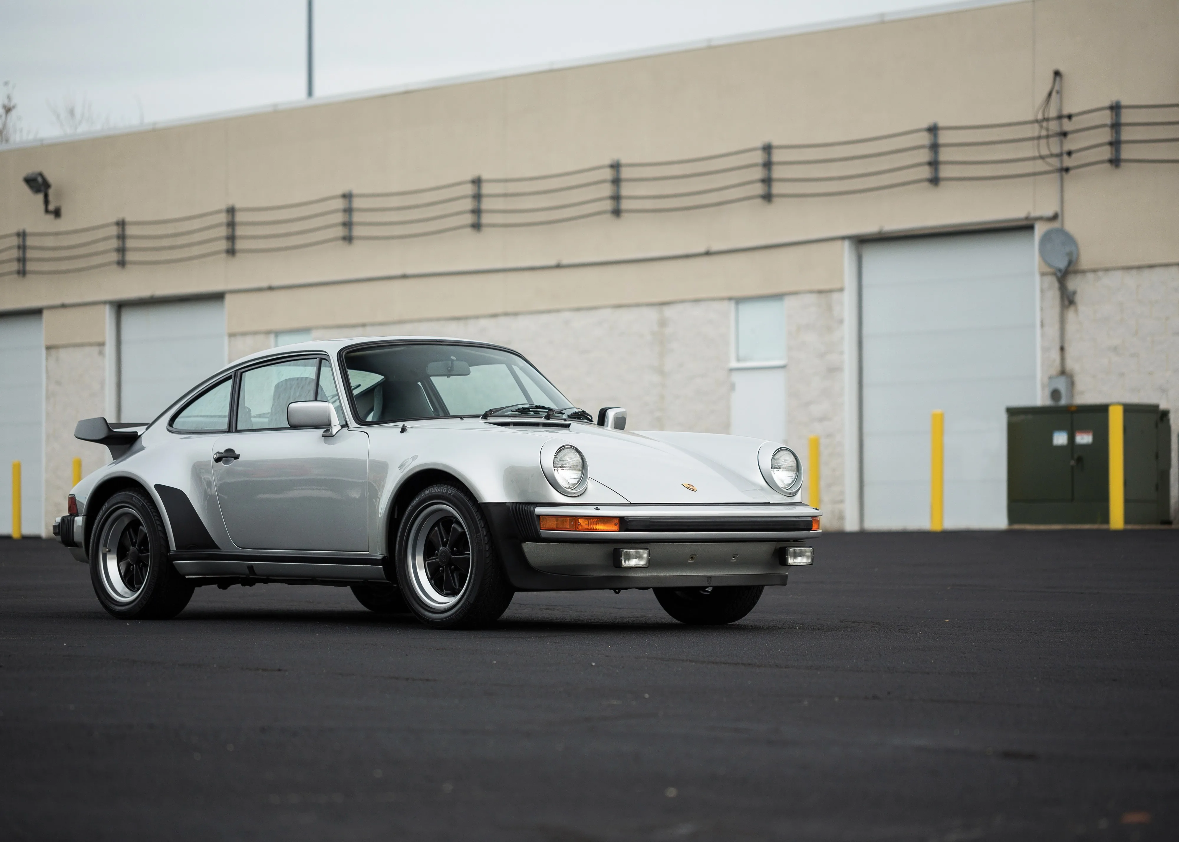 PORSCHE-911-Turbo-930-2987_92.jpeg