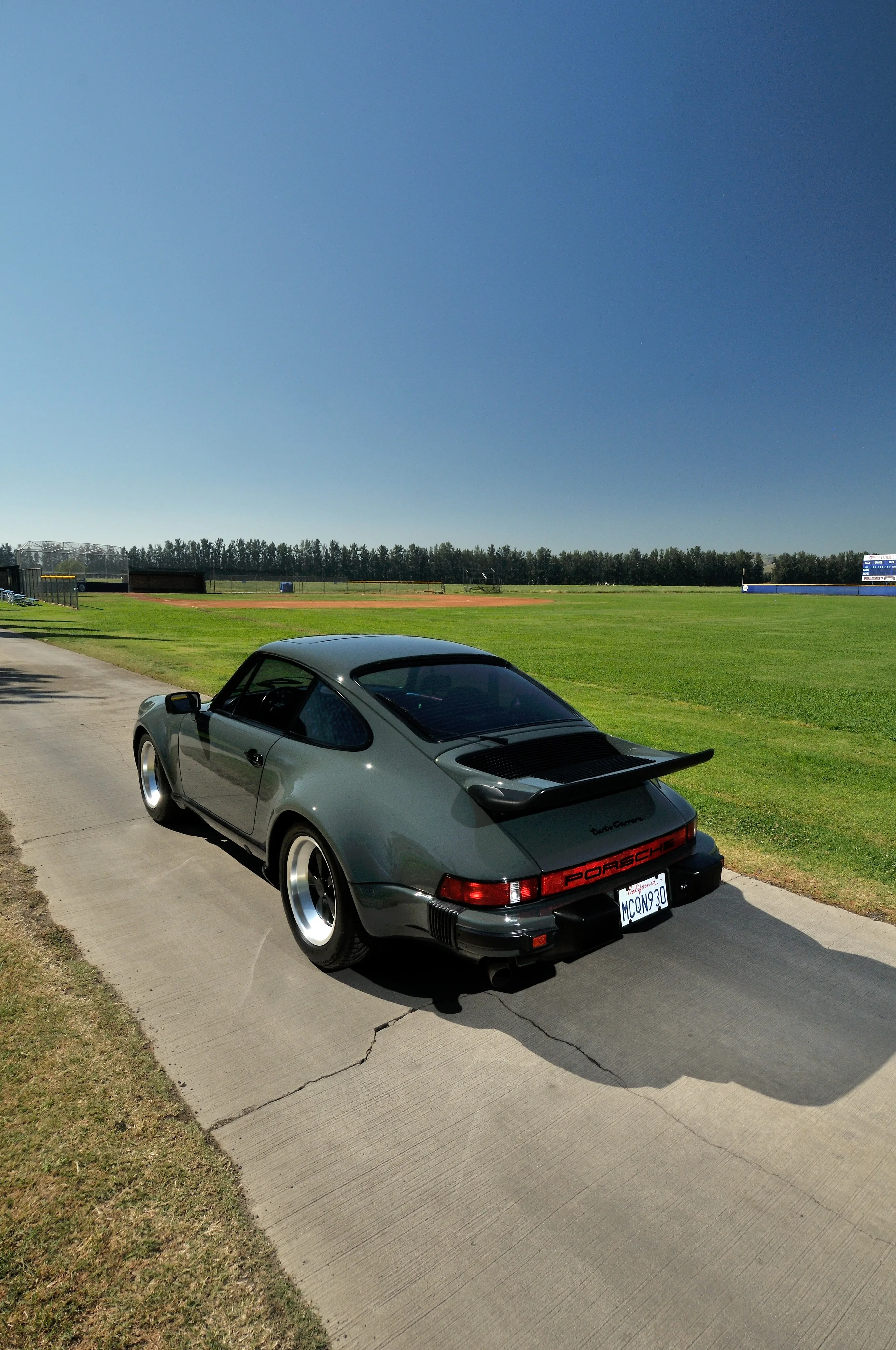 PORSCHE-911-Turbo-930-2991_18.jpeg