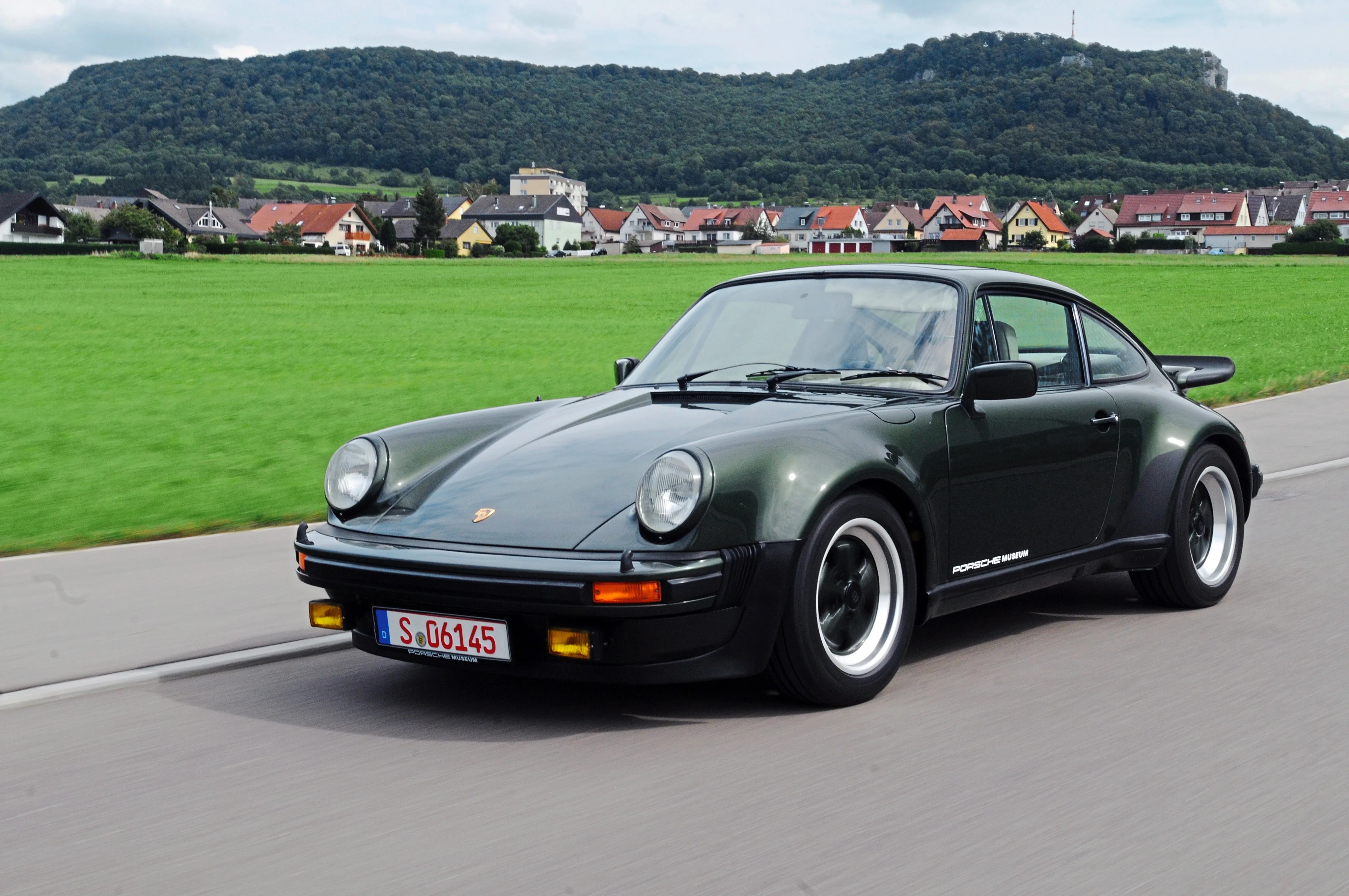 PORSCHE-911-Turbo-930-2991_57.jpeg