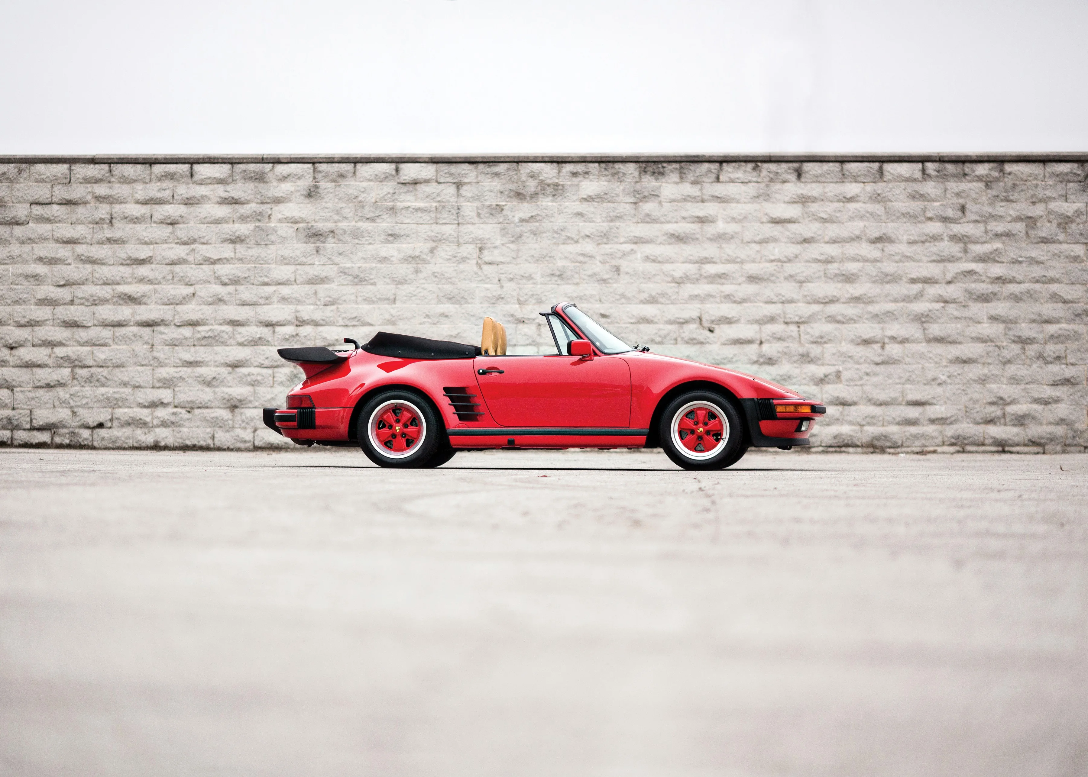 PORSCHE-911-Turbo-Cabriolet-Flachtbau-930-3001_17.jpeg