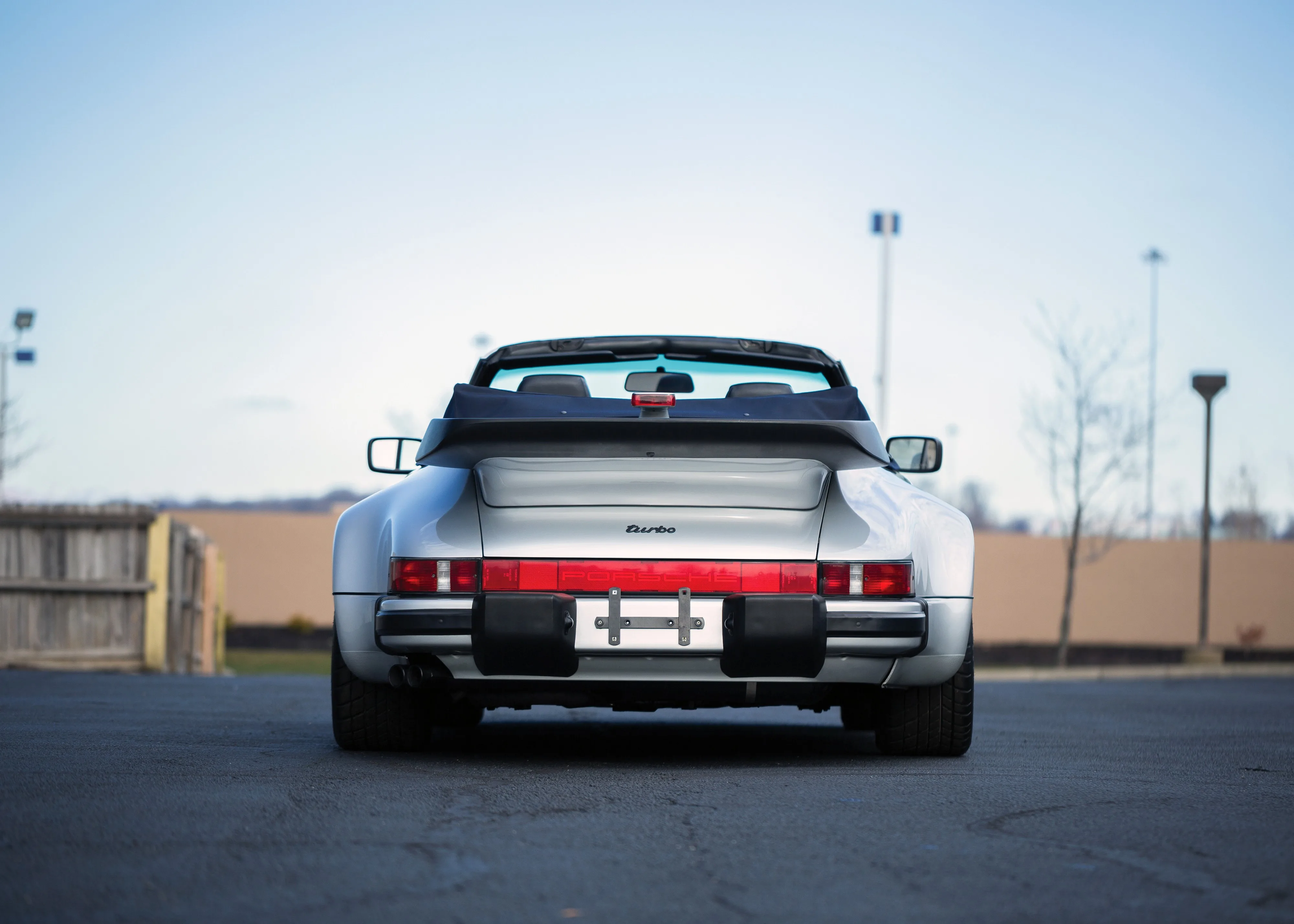 PORSCHE-911-Turbo-Cabriolet-Flachtbau-930-3001_20.jpeg