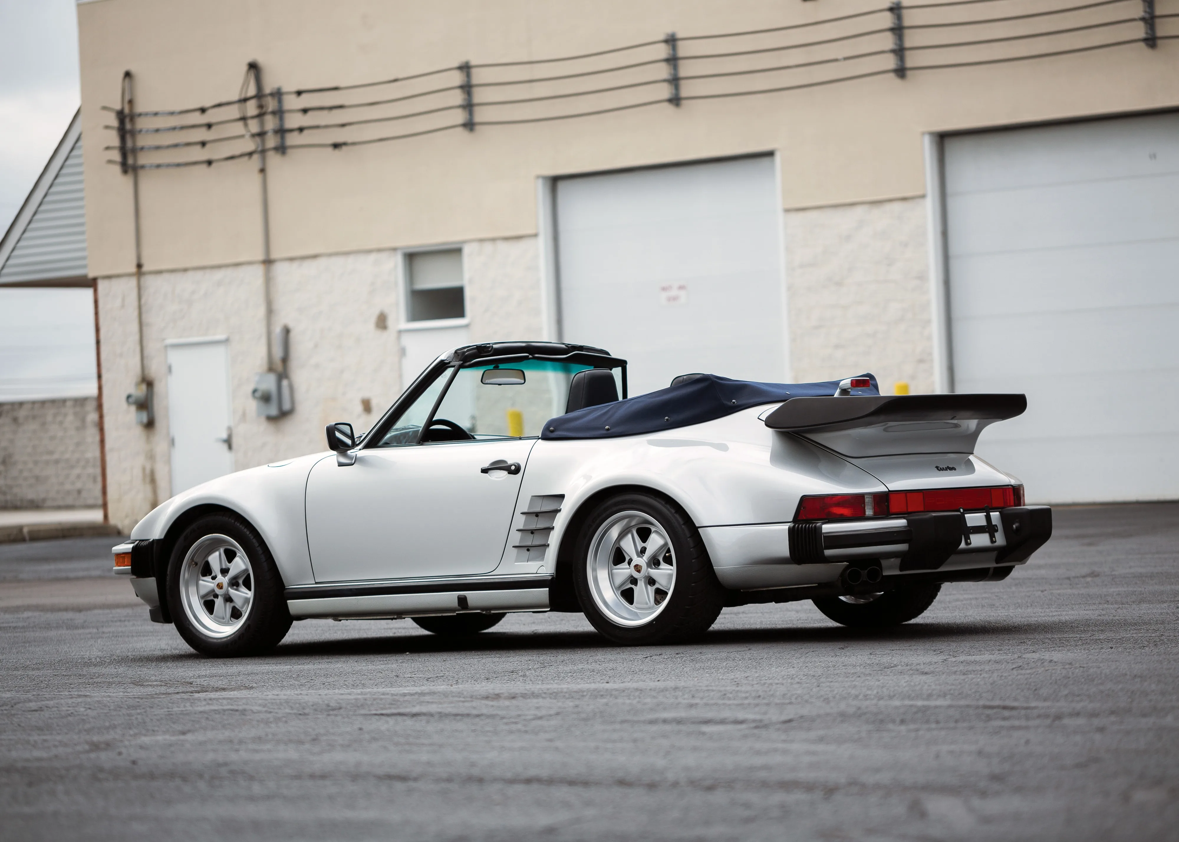 PORSCHE-911-Turbo-Cabriolet-Flachtbau-930-3001_22.jpeg