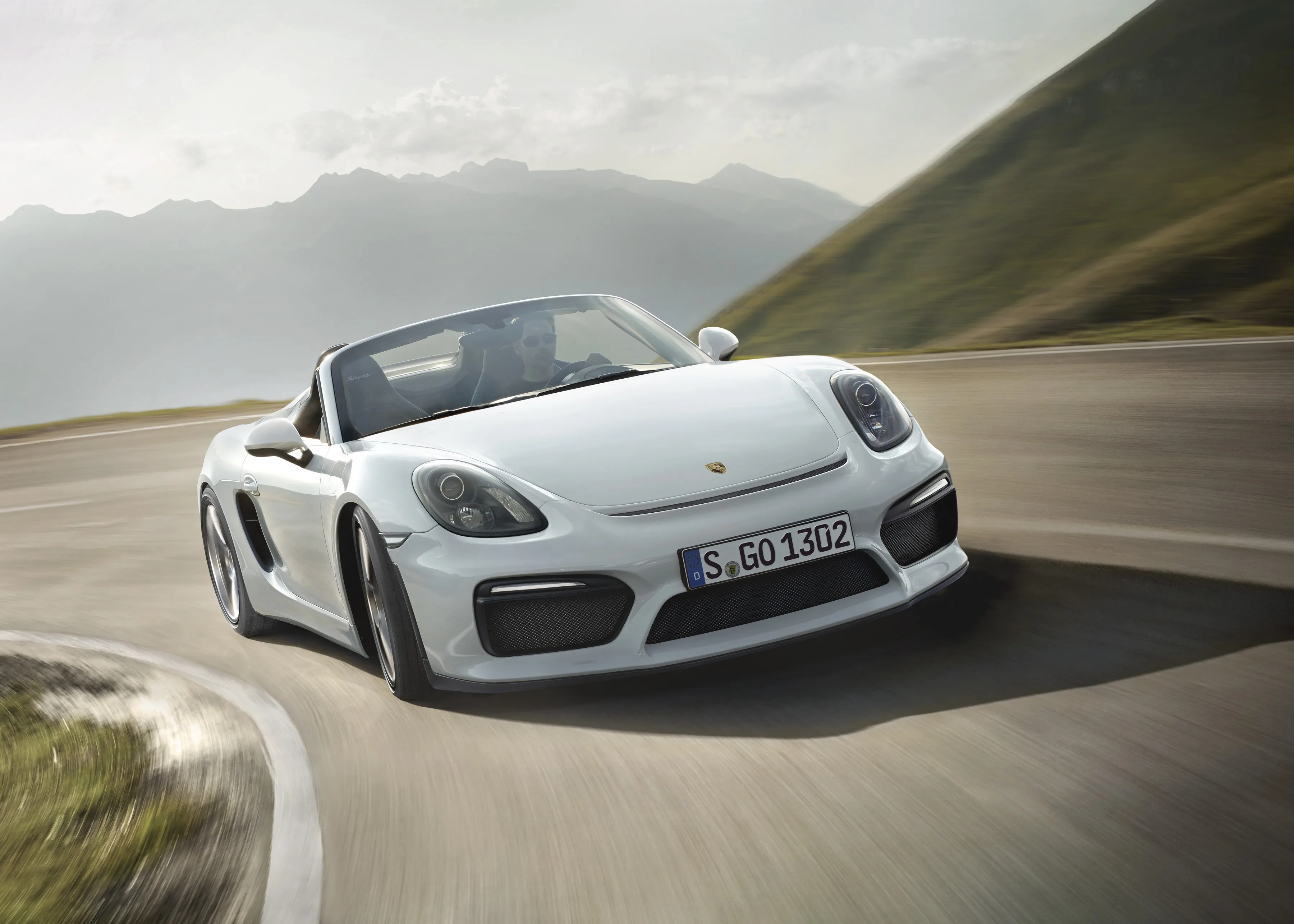 PORSCHE-Boxster-Spyder-5396_4-1.jpg