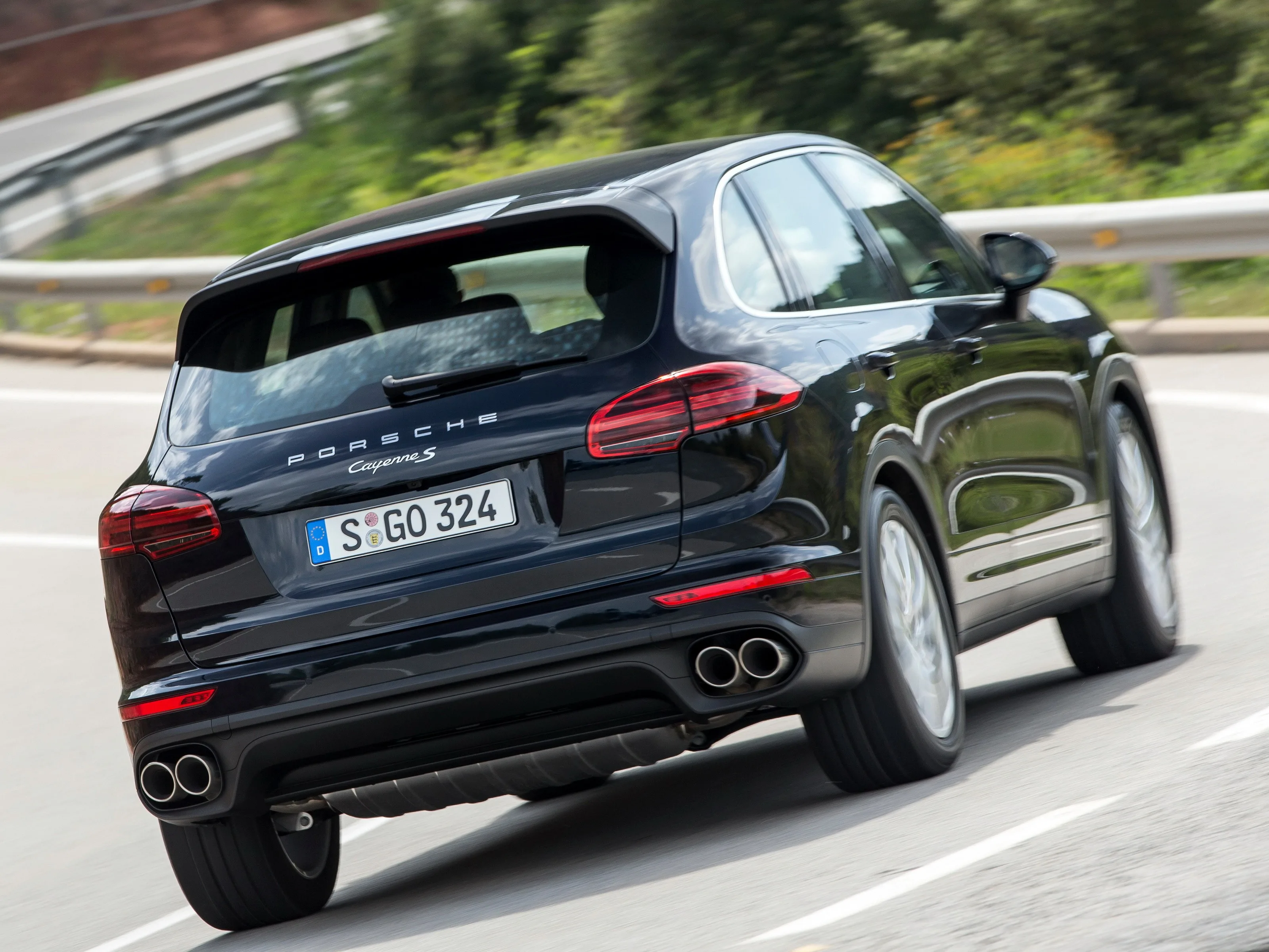 PORSCHE-Cayenne-S-5265_12.jpg