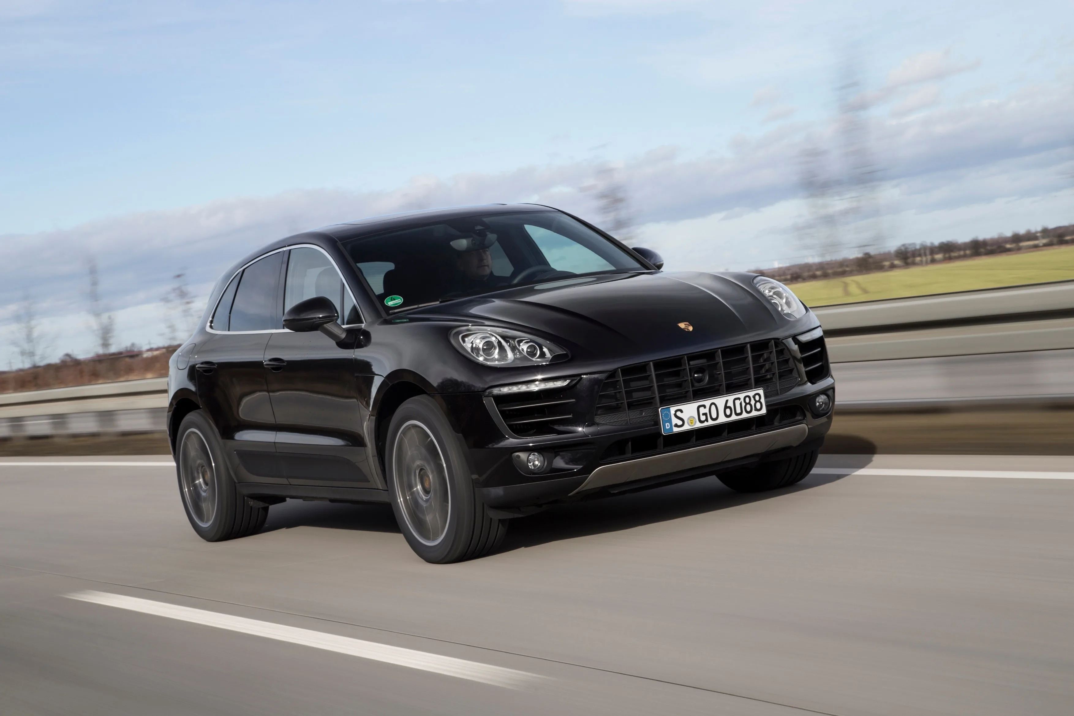 PORSCHE-Macan-S-5035_60.jpeg