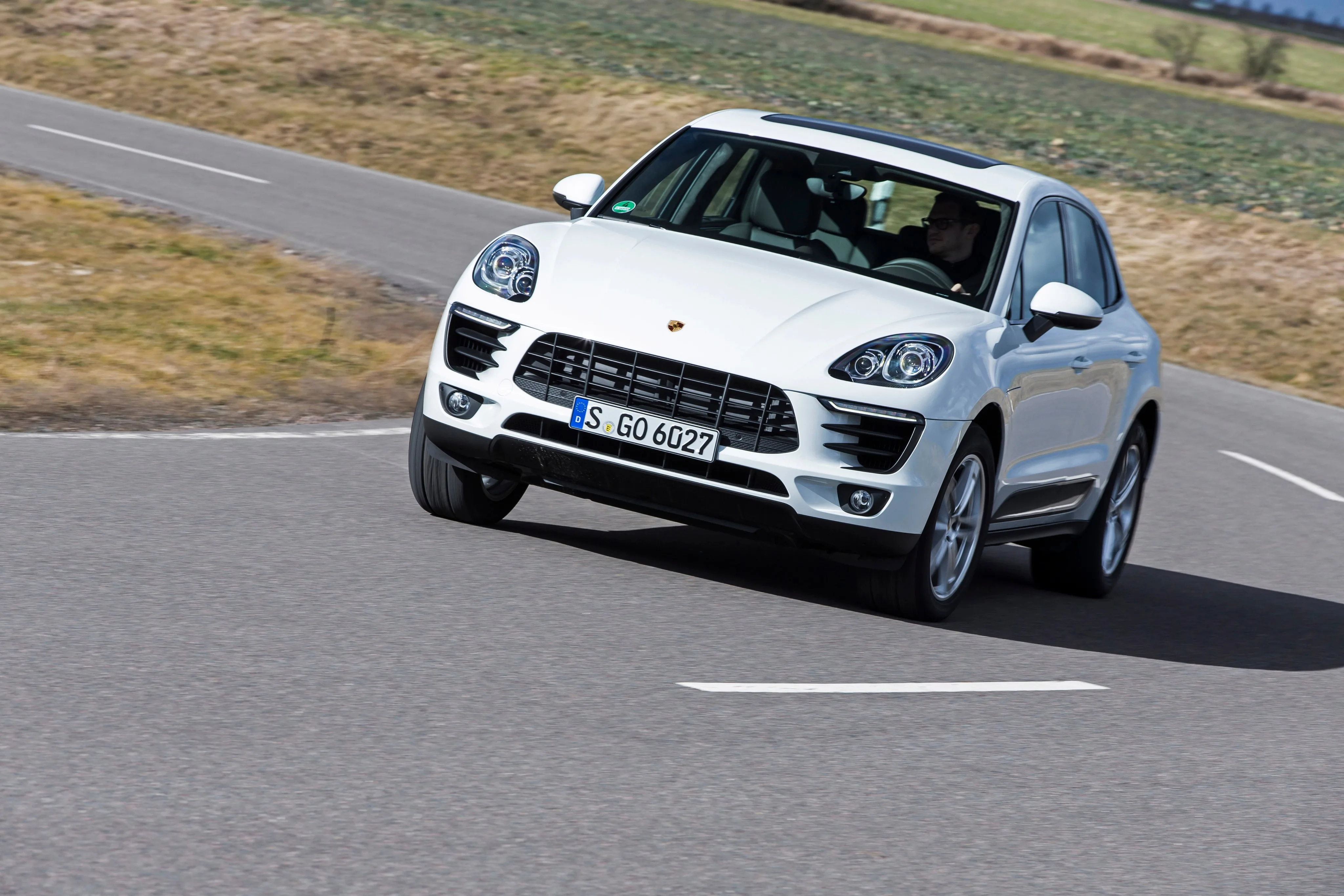 PORSCHE-Macan-S-5035_65.jpeg