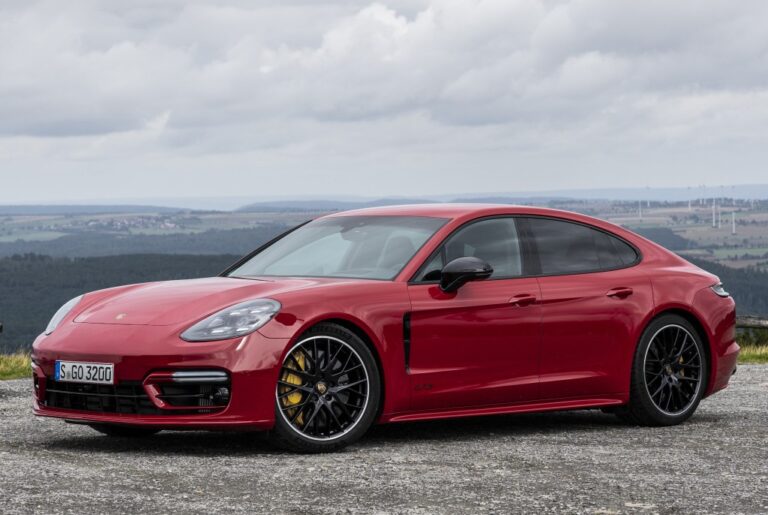 PORSCHE Panamera GTS (971) 2020-Present