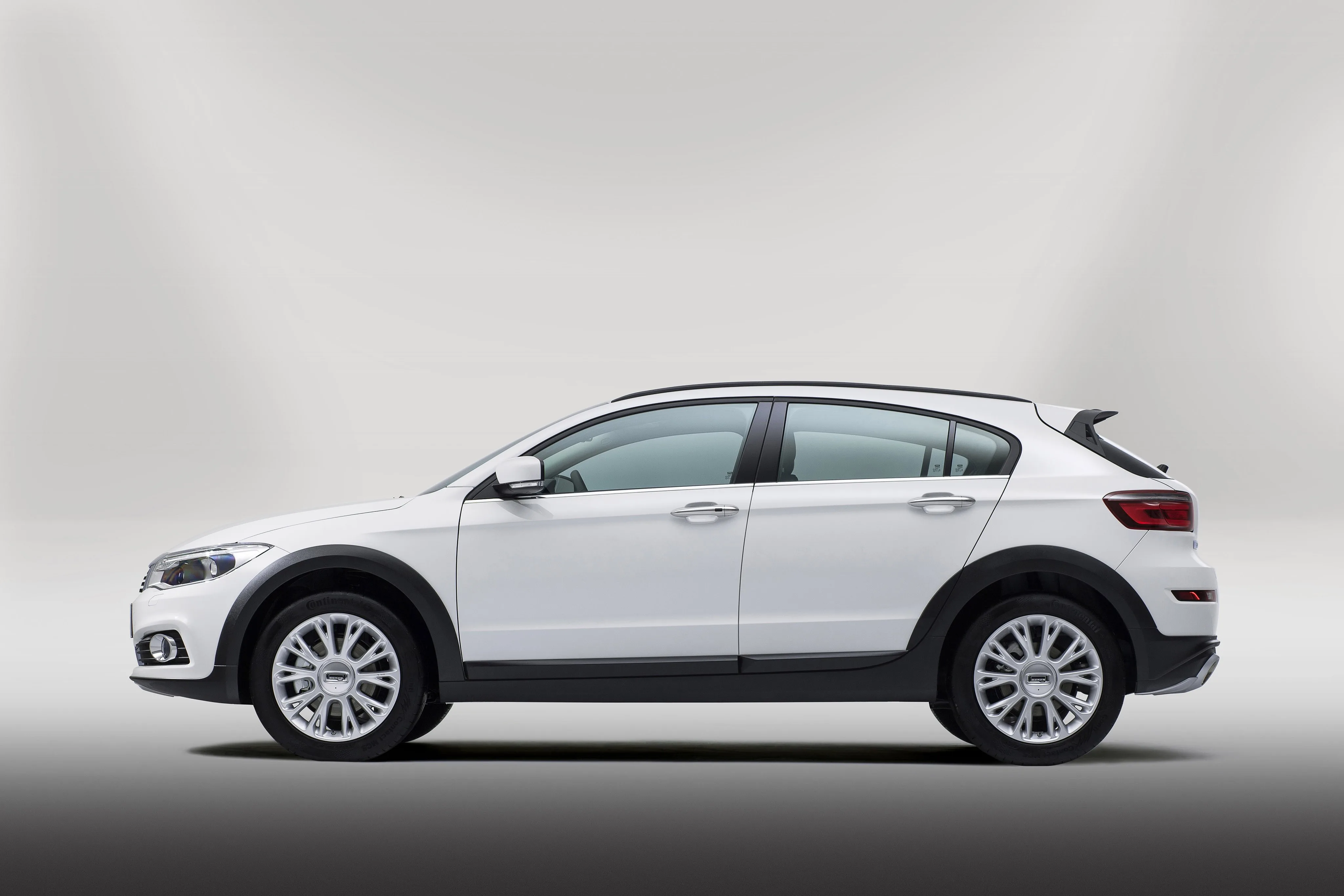 QOROS-3-City-SUV-5641_19-1.jpeg