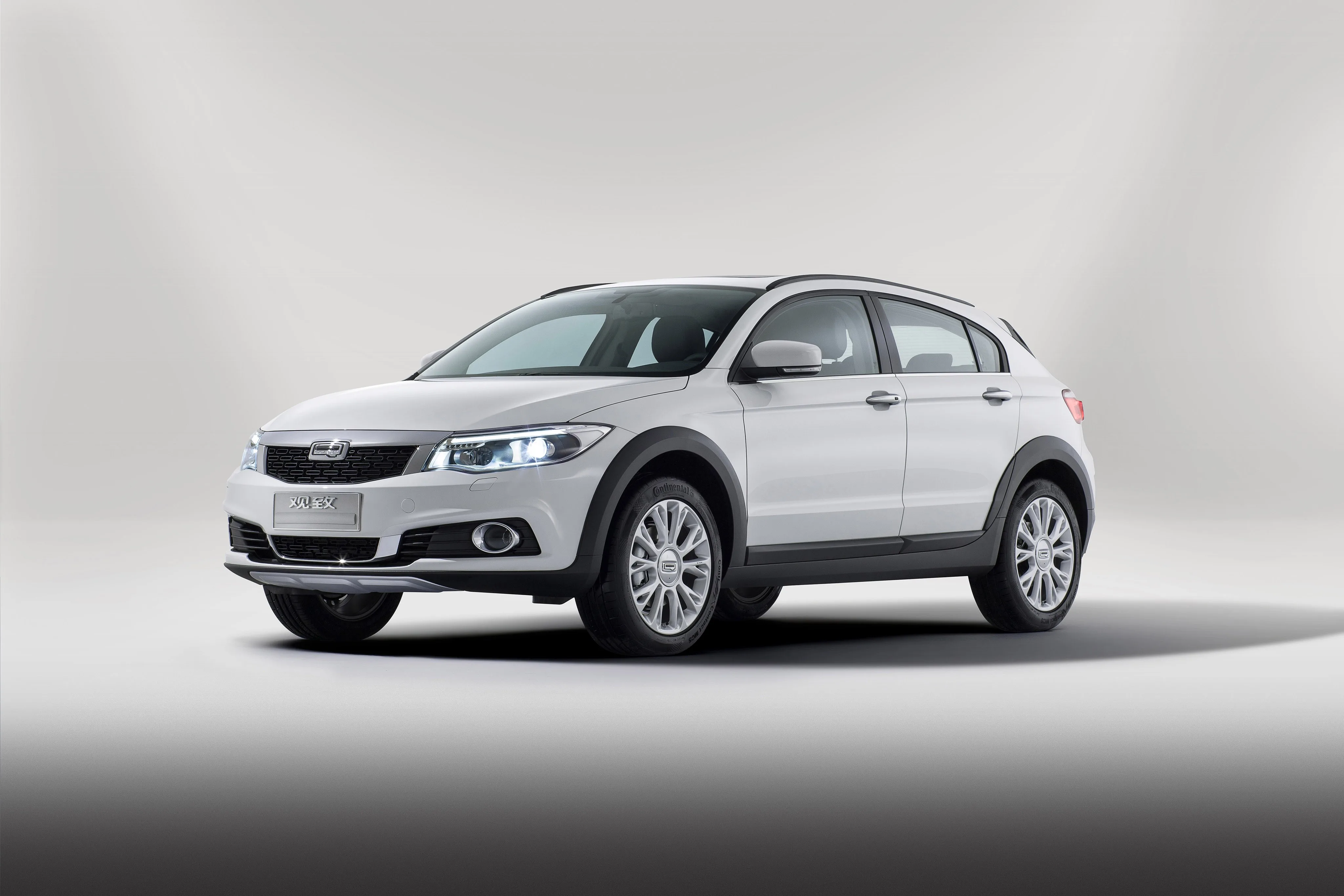 QOROS-3-City-SUV-5641_8-1.jpeg