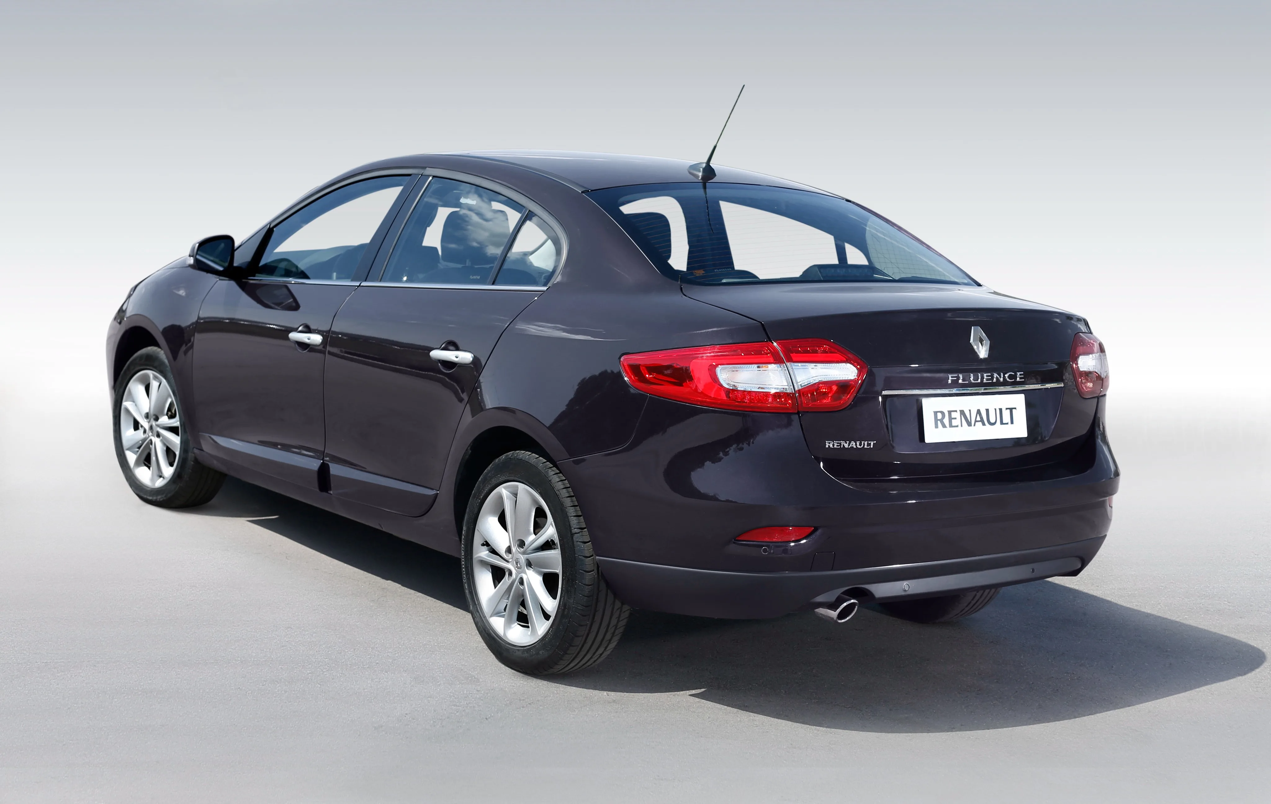 RENAULT-Fluence-4689_54.jpg