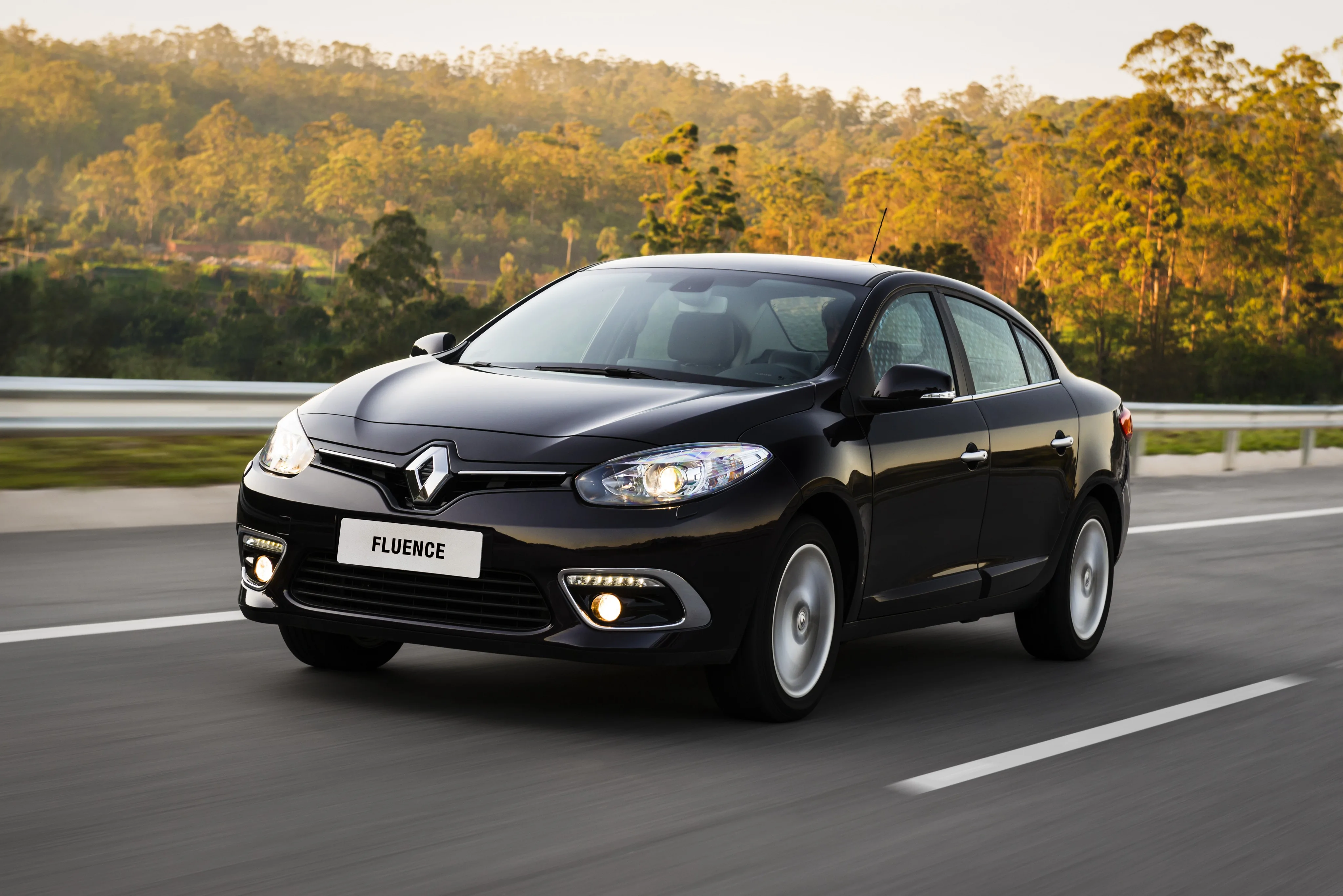 RENAULT-Fluence-4689_57.jpg