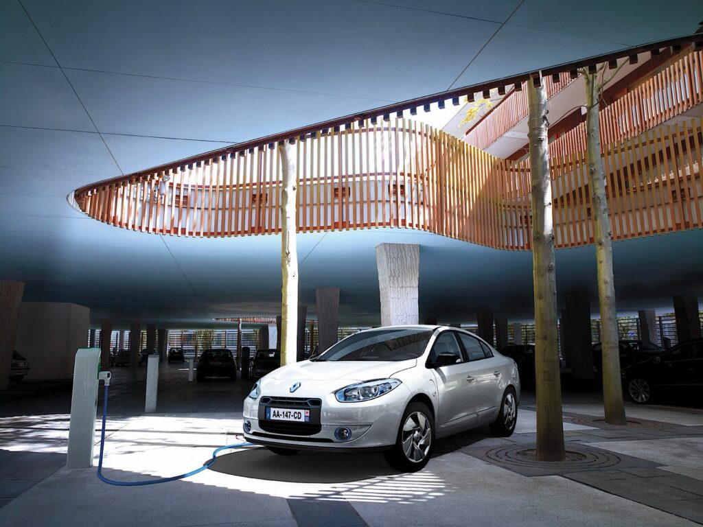 RENAULT Fluence ZE 2009-2014