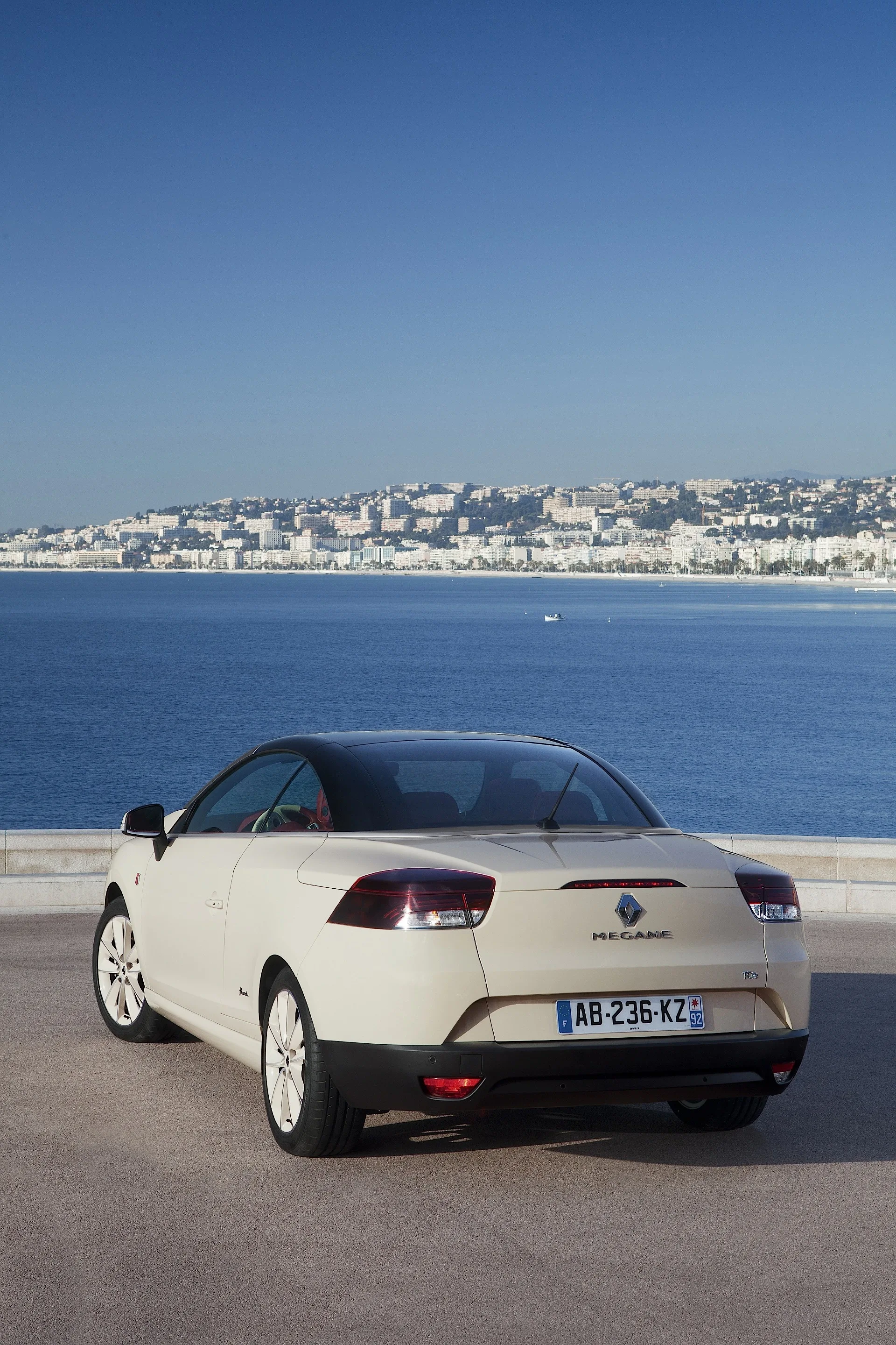 RENAULT-Megane-Coupe-Cabrio-4266_84.jpg