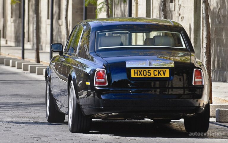 ROLLS-ROYCE Phantom 2003-2009