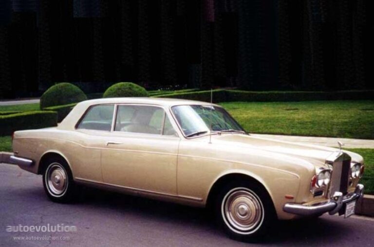 ROLLS-ROYCE Silver Shadow Coupe (Corniche) 1977-1982