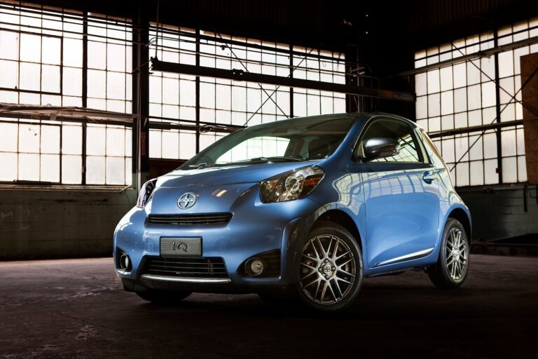 SCION iQ 2011-2016