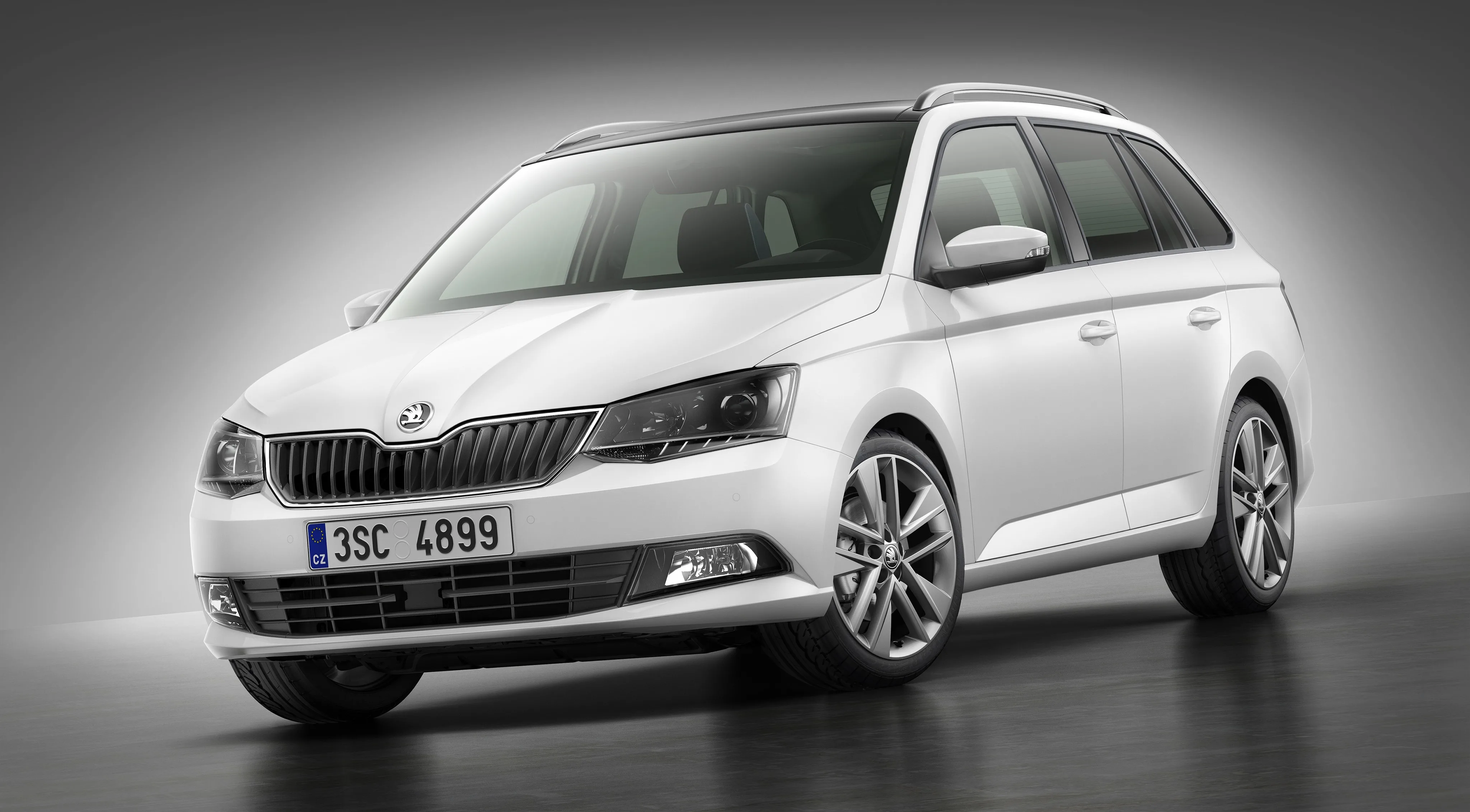 SKODA-Fabia-Combi-5346_6.jpg