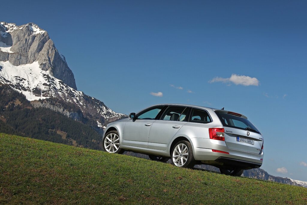SKODA Octavia Combi 4x4 2013-2017