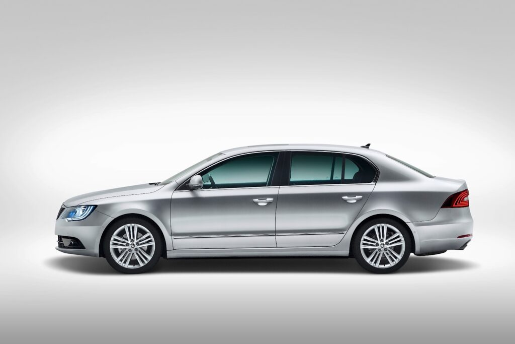 SKODA Superb 2013-2015