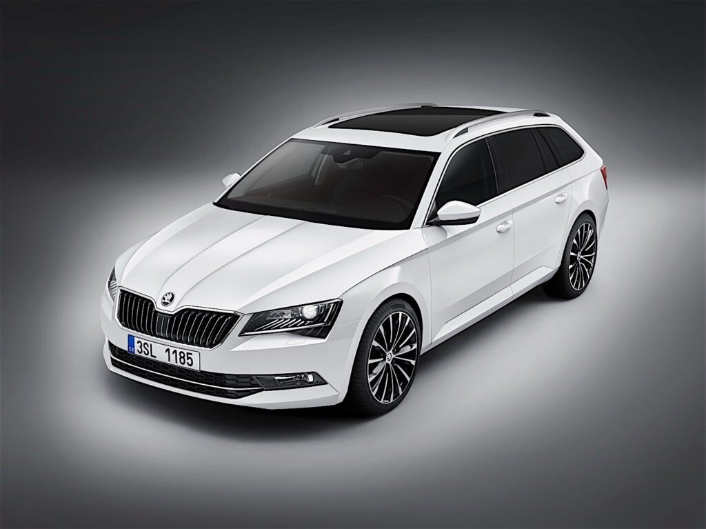 SKODA Superb Combi / Scout 2015-2019