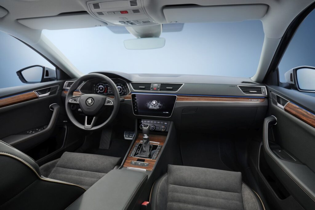 2020 Skoda Superb Scout
