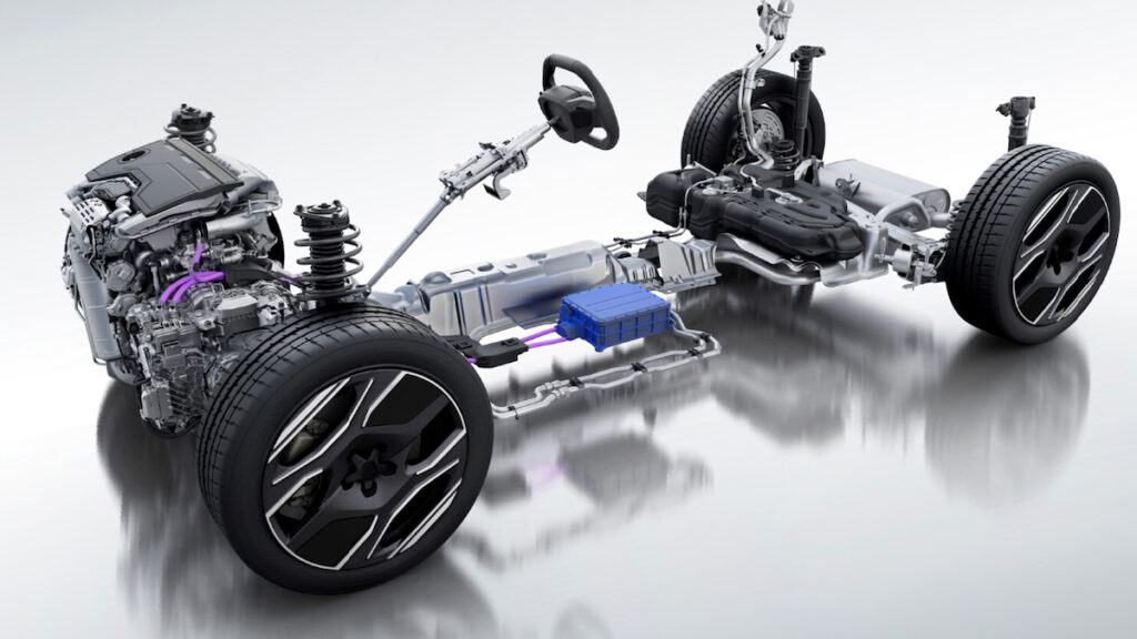 Hybrydowy napęd Stellantis: Czy nowy silnik 1.2 T zbliża się do standardów Toyoty?