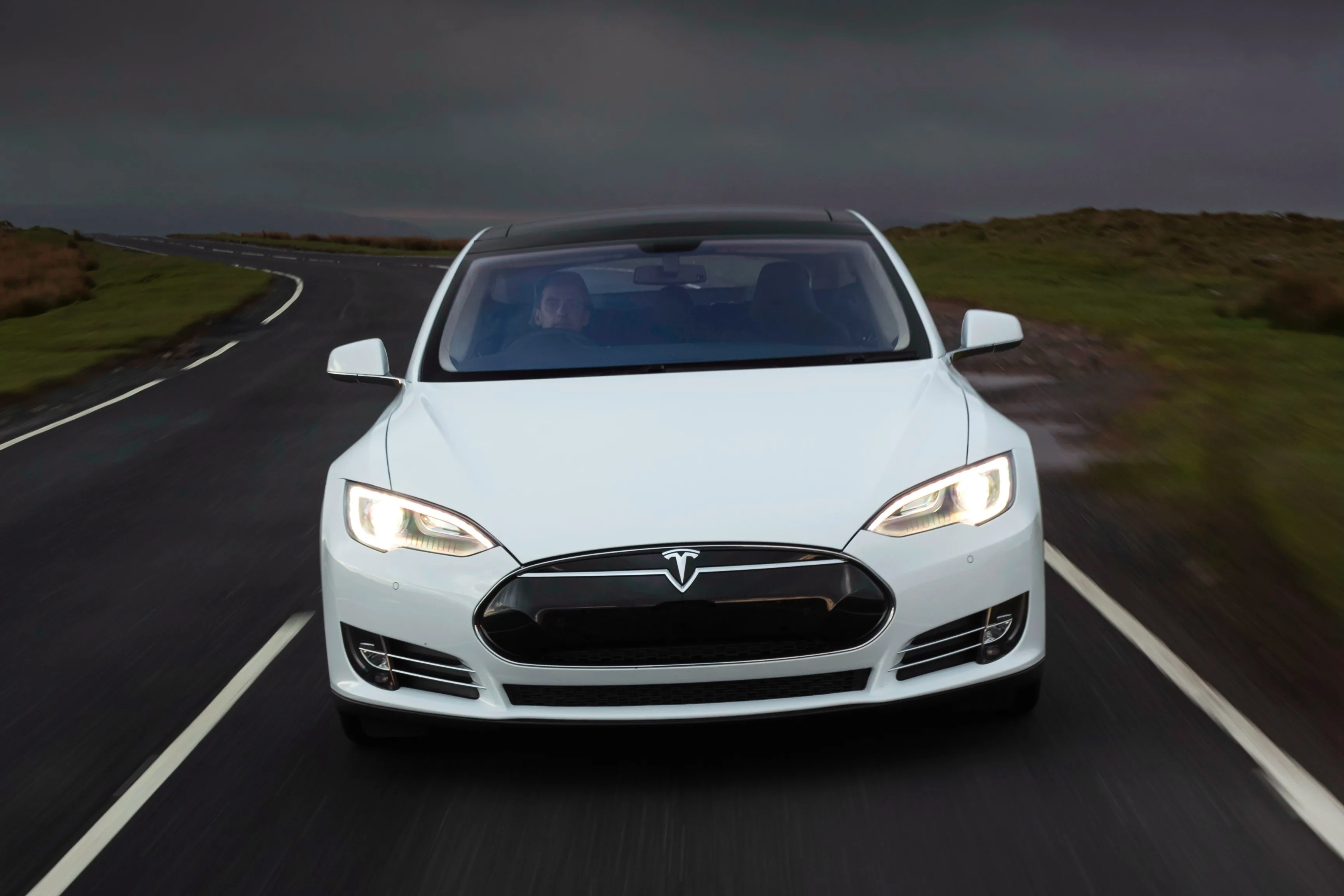 TESLA-MOTORS-Model-S-4693_59.jpg