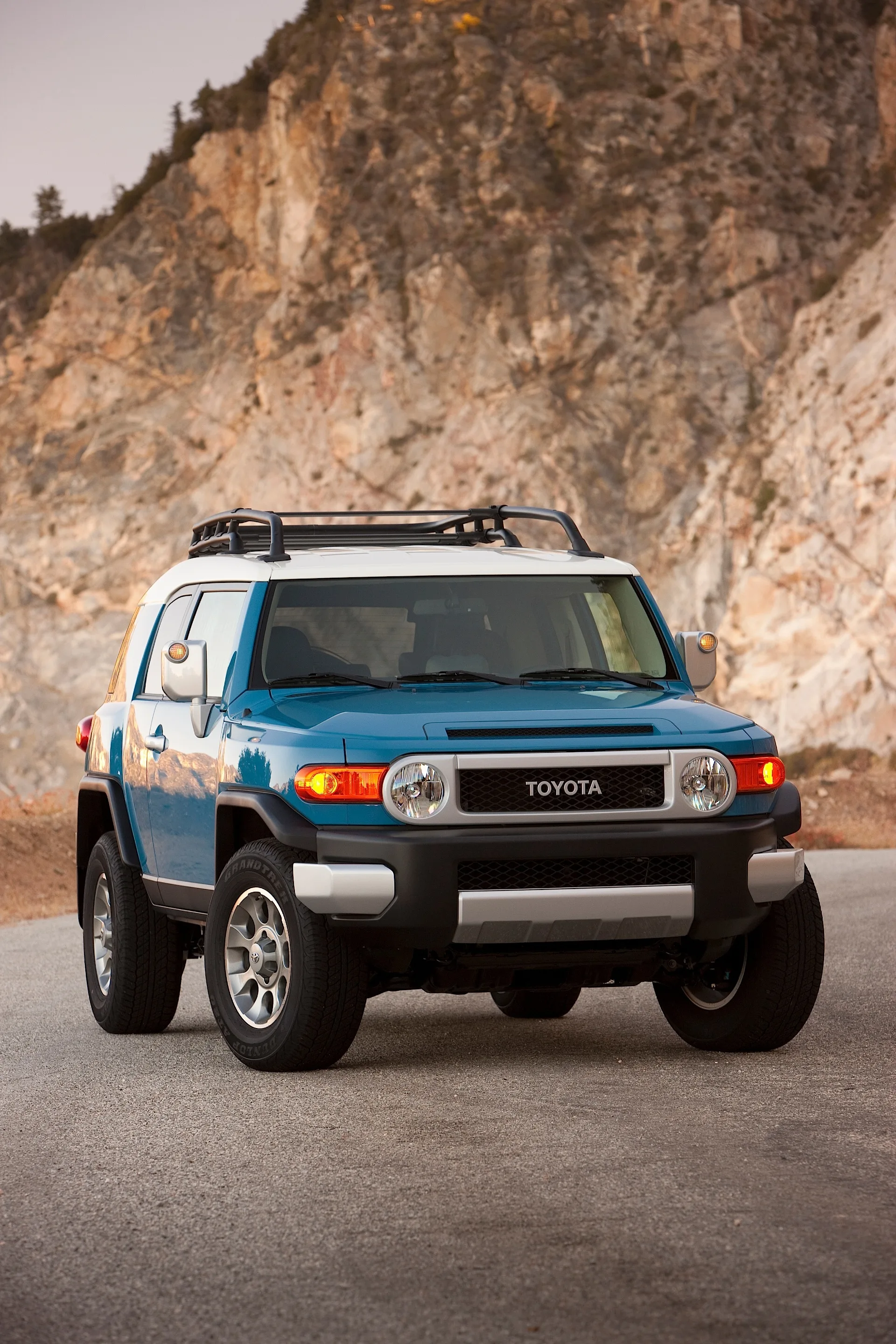 TOYOTA-FJ-Cruiser-5011_20.jpg