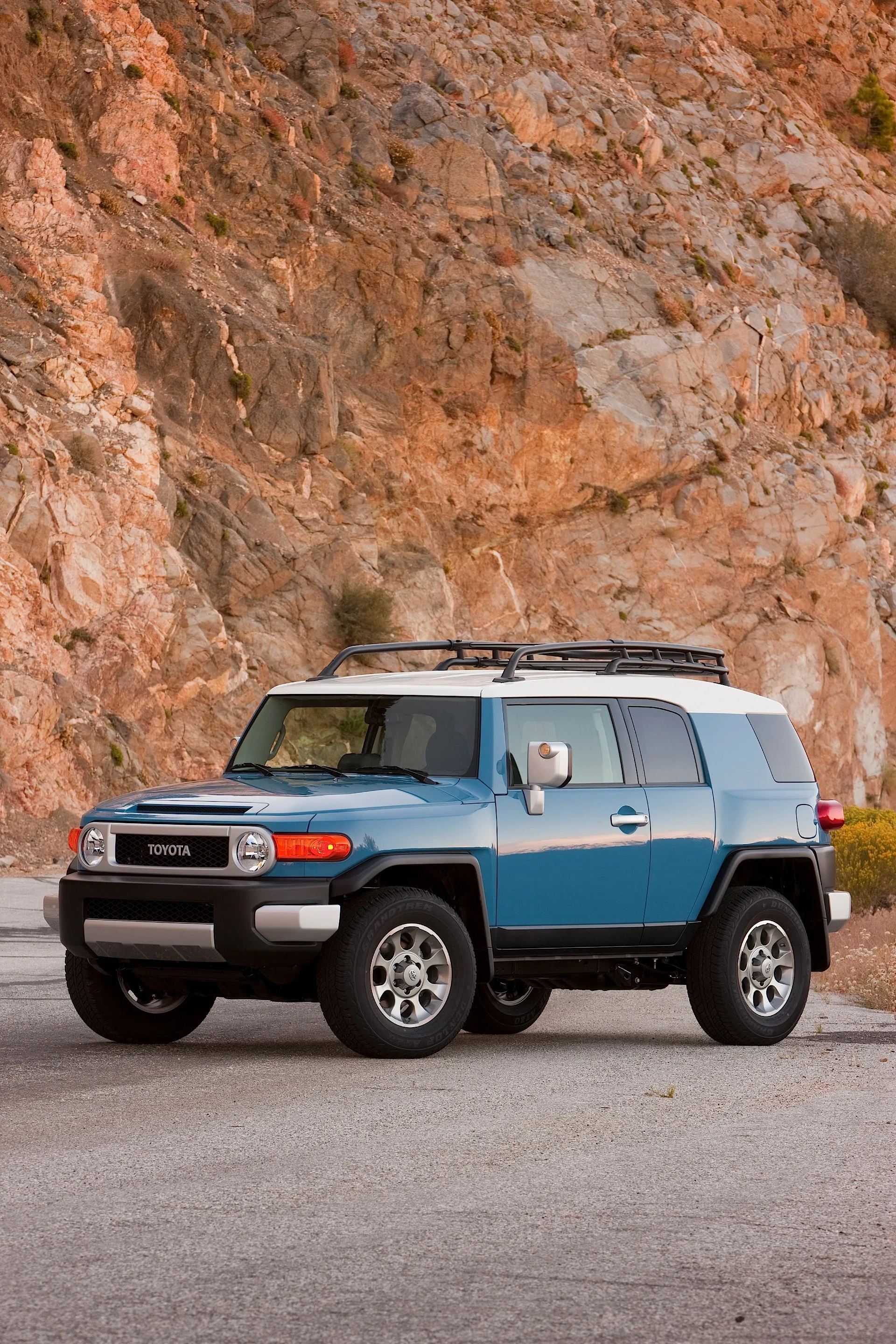 TOYOTA-FJ-Cruiser-5011_28.jpg