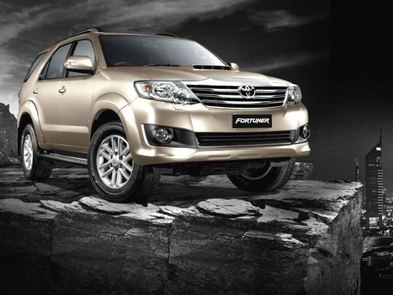 TOYOTA Fortuner 2011-2015