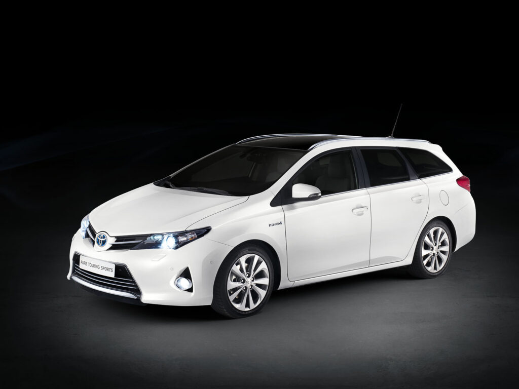TOYOTA Auris Touring 2013-2015