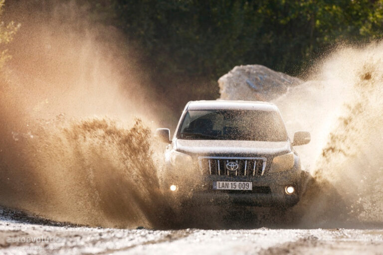 TOYOTA Land Cruiser 150 5 drzwiowe 2009-2013