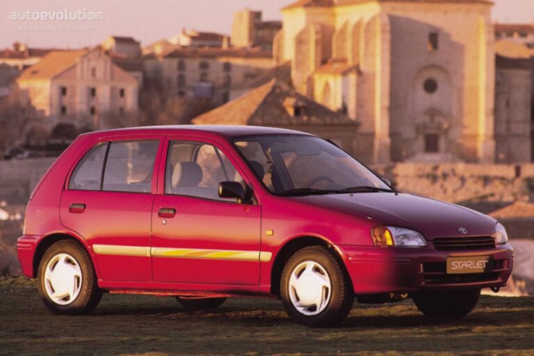 TOYOTA Starlet 5 drzwiowe 1996-1999