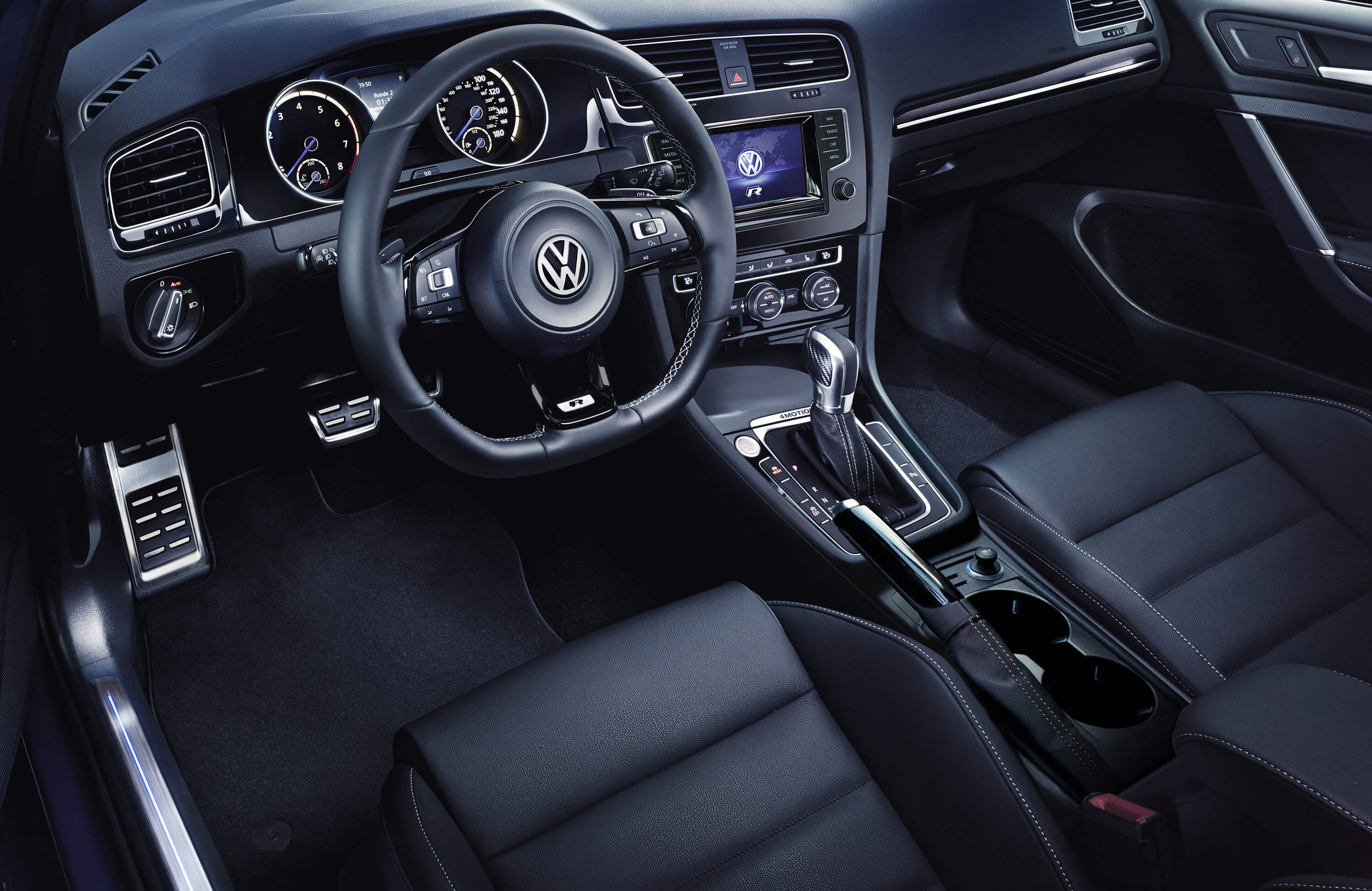 VOLKSWAGEN-Golf-VII-R-5-Doors-5392_46.jpg