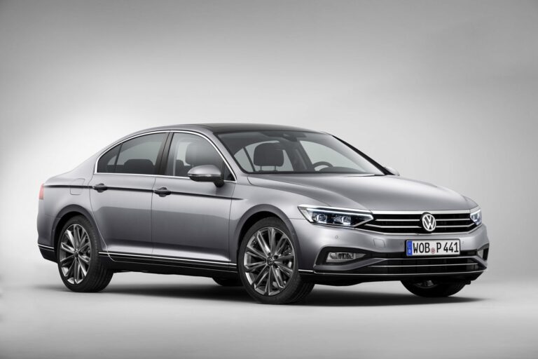VOLKSWAGEN Passat 2019-Present