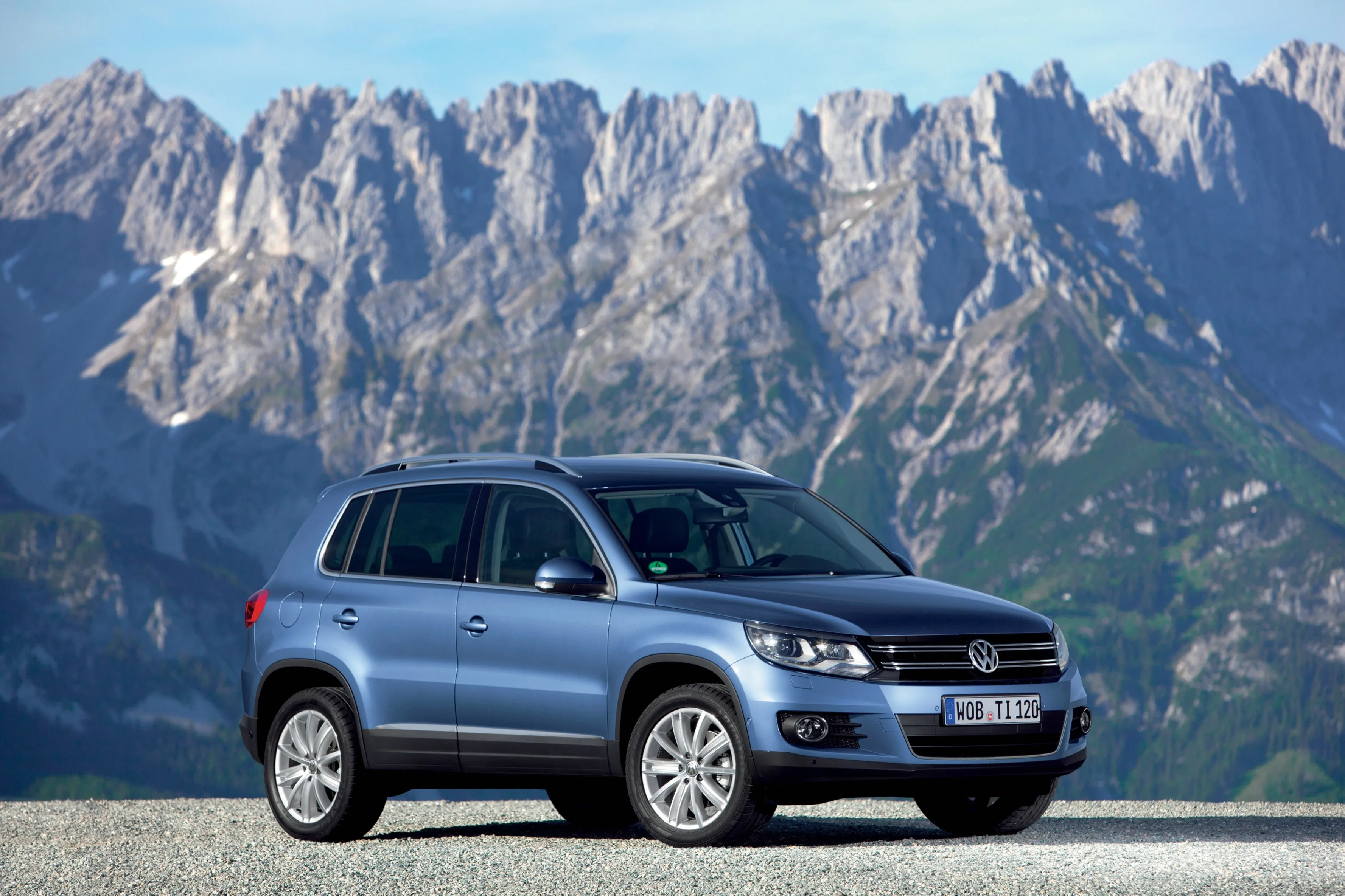 VOLKSWAGEN-Tiguan-4339_42-1.jpg