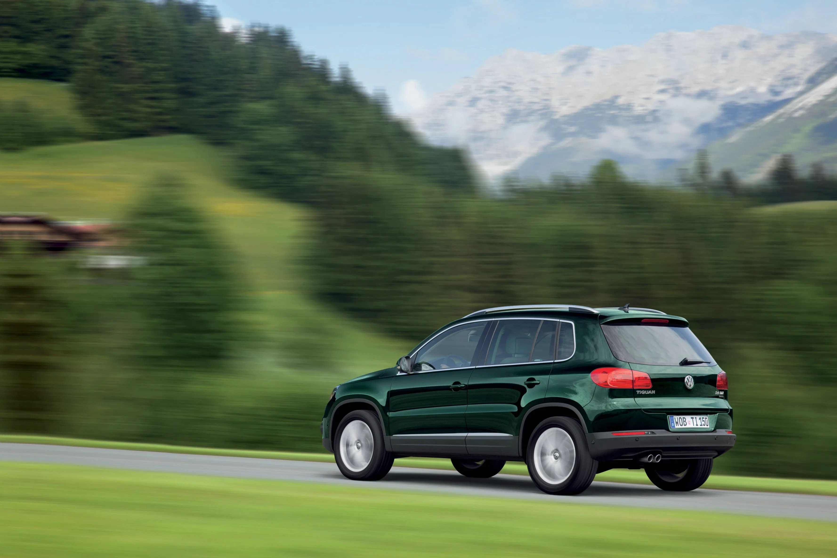 VOLKSWAGEN-Tiguan-4339_55.jpg