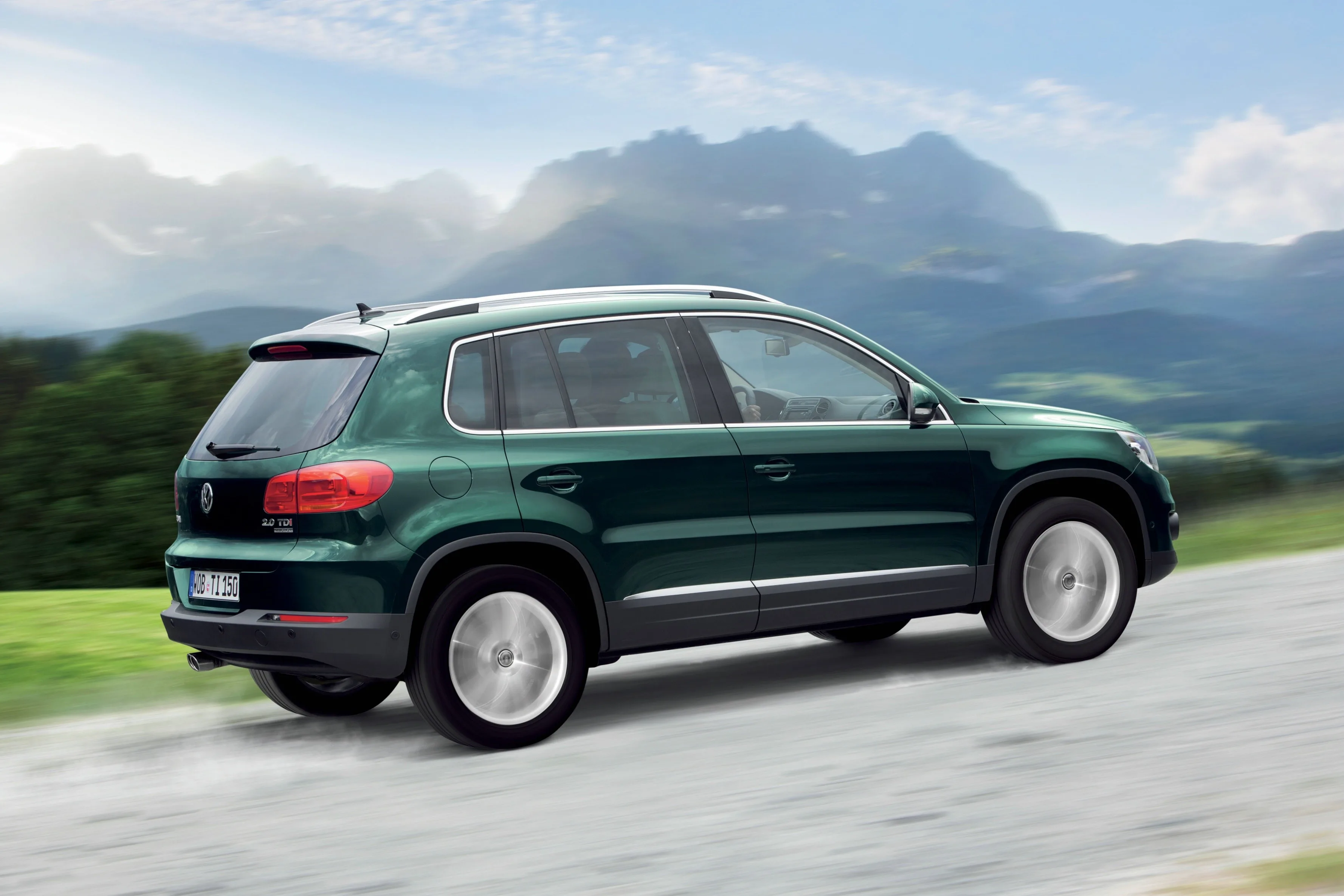 VOLKSWAGEN-Tiguan-4339_56.jpg