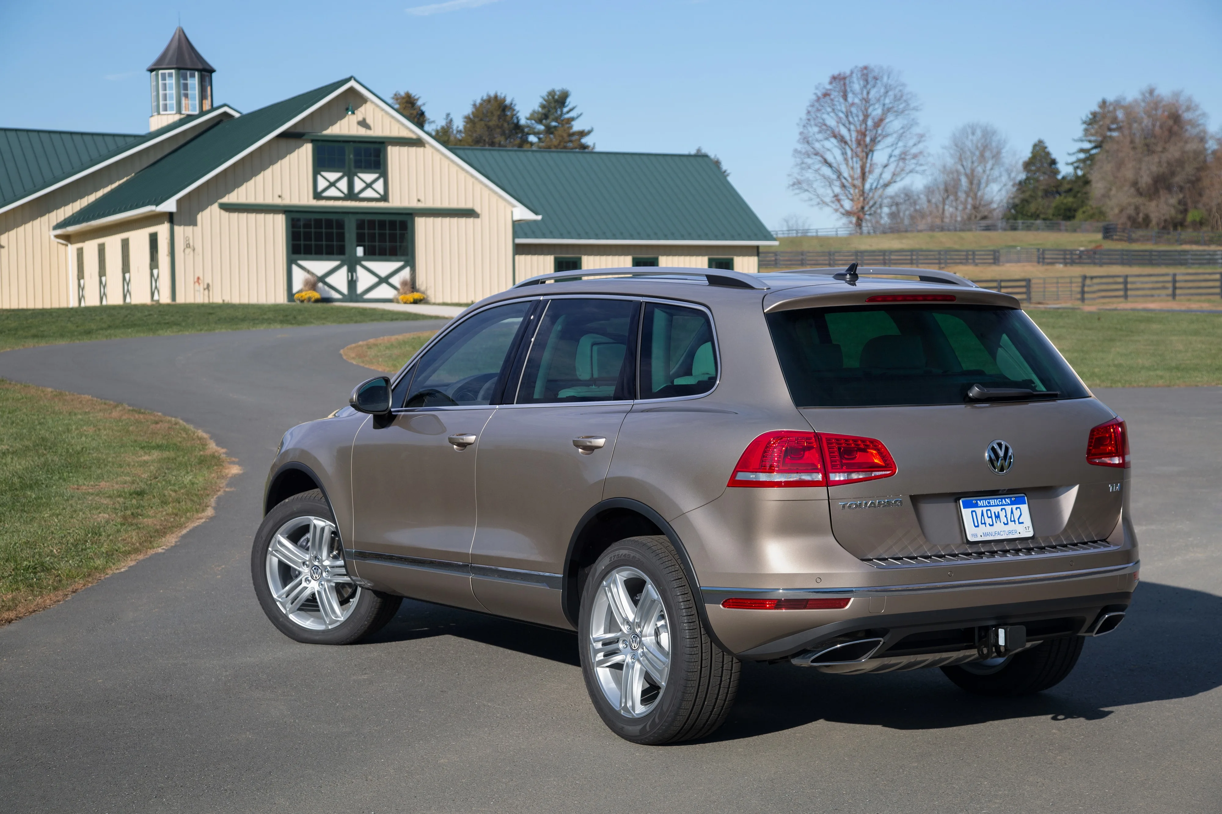 VOLKSWAGEN-Touareg-5281_70.jpg