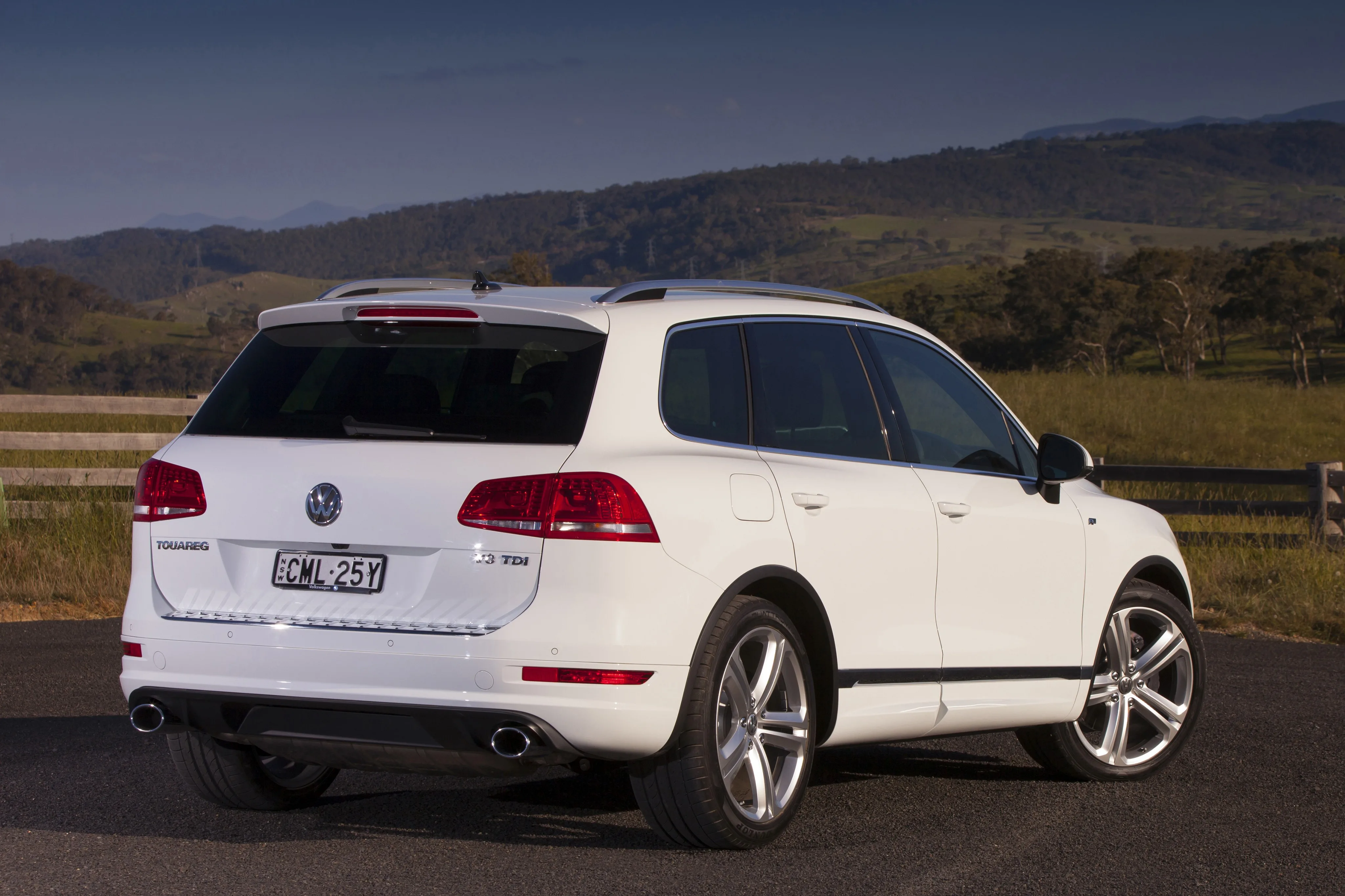VOLKSWAGEN-Touareg-5281_78.jpg